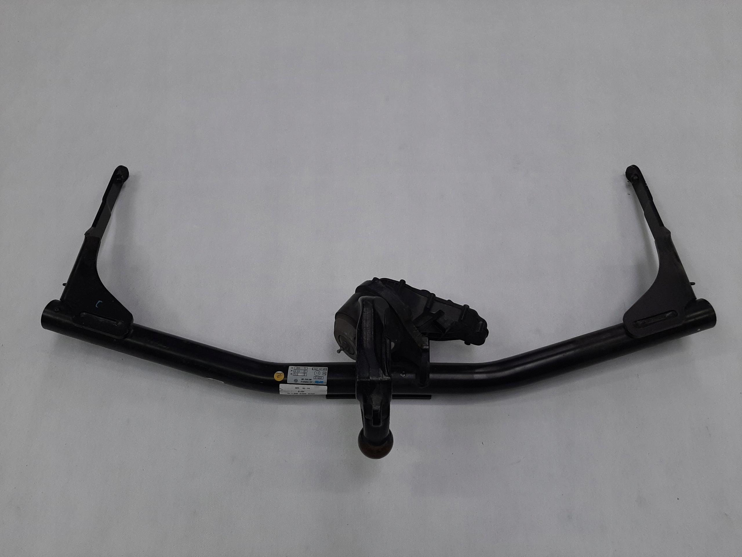 VW Passat B8 универсал буксировочный крюк 3g9803881c