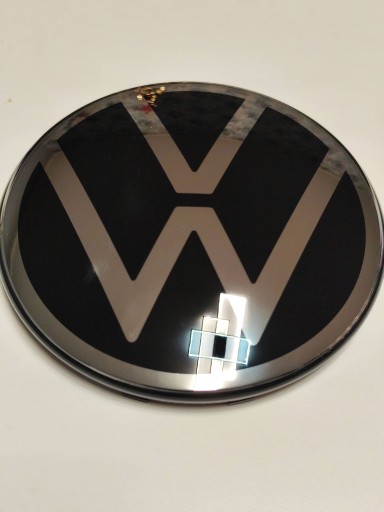 2GM853601E - VW Polo VI T-Roc Cabrio T-Cross Емблема Значок спереду під радаром New Orig