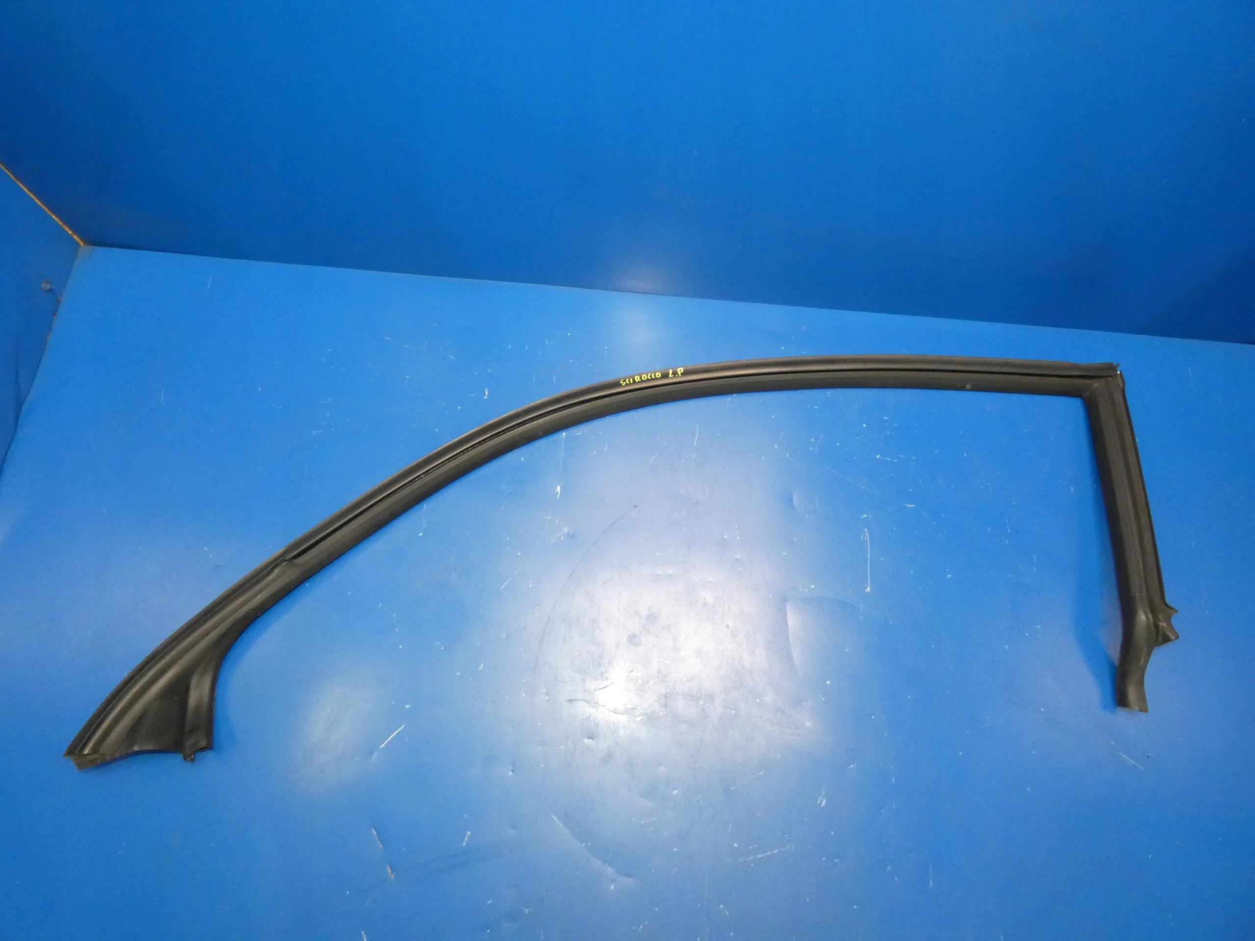 VW SCIROCCO III ПРОКЛАДКА ДВЕРИ ПЕРЕДНЯЯ ЛЕВАЯ