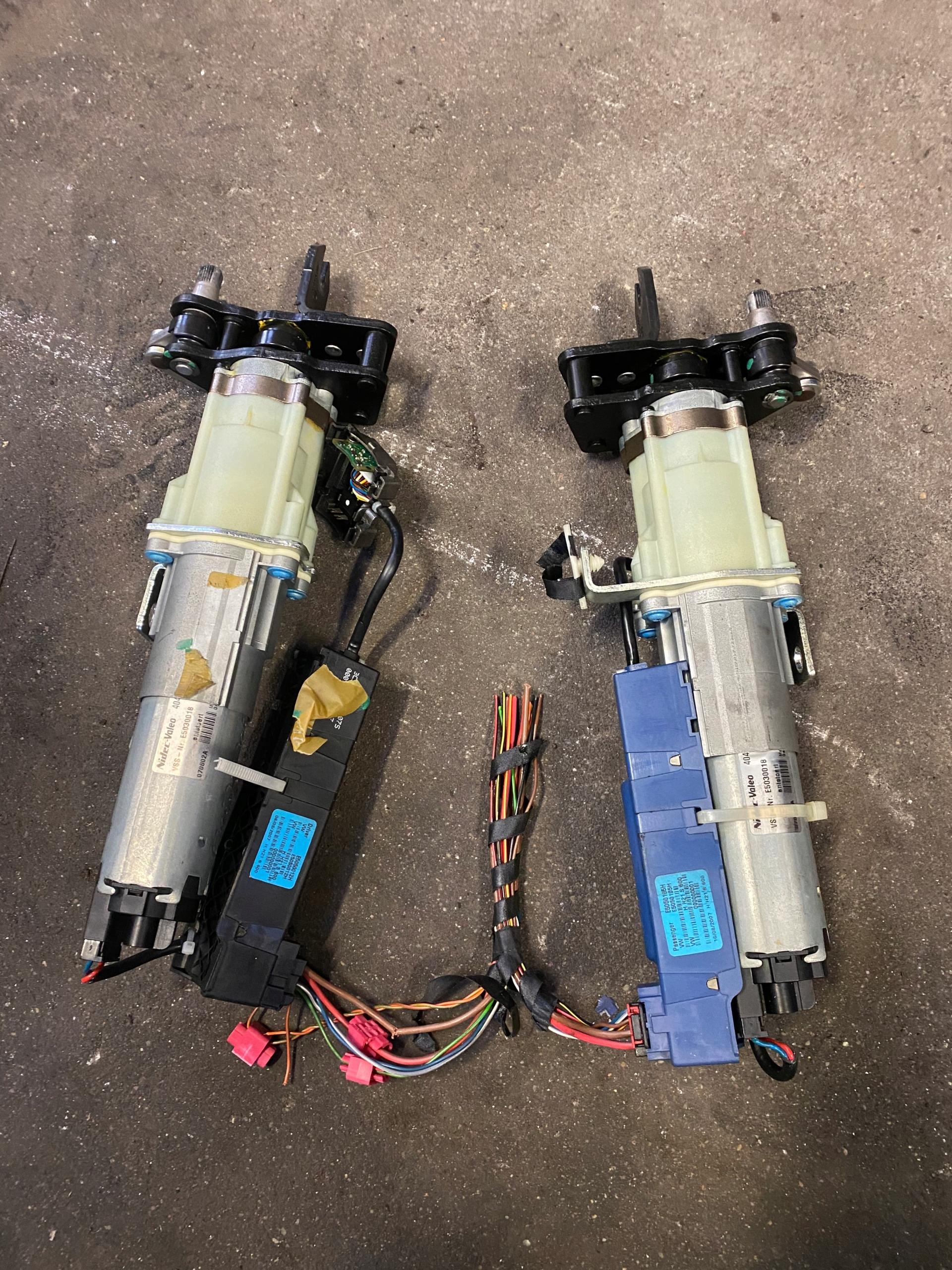 VW ПРИВОД ЗАСЛОНКИ ПРАВЫЙ ЛЕВЫЙ 3C9827383E 3C9827384E