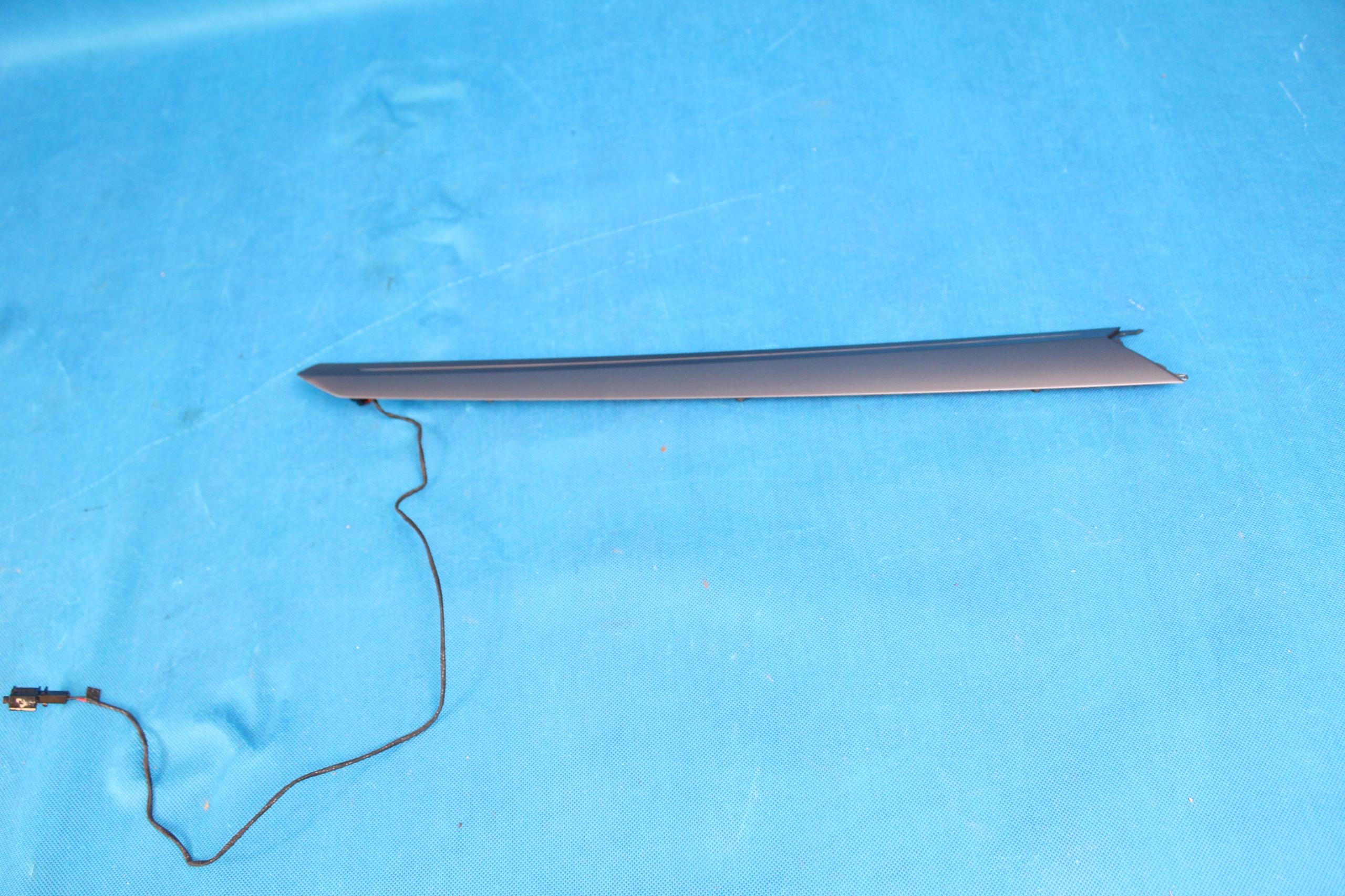 2GC867061 2GC858065B - VW T-ROC КАБРІОЛЕТ СВІТЛОДІОДНІ СМУГИ ПЕРЕДНЬОЇ ПРАВОЇ ДВЕРІ 21R