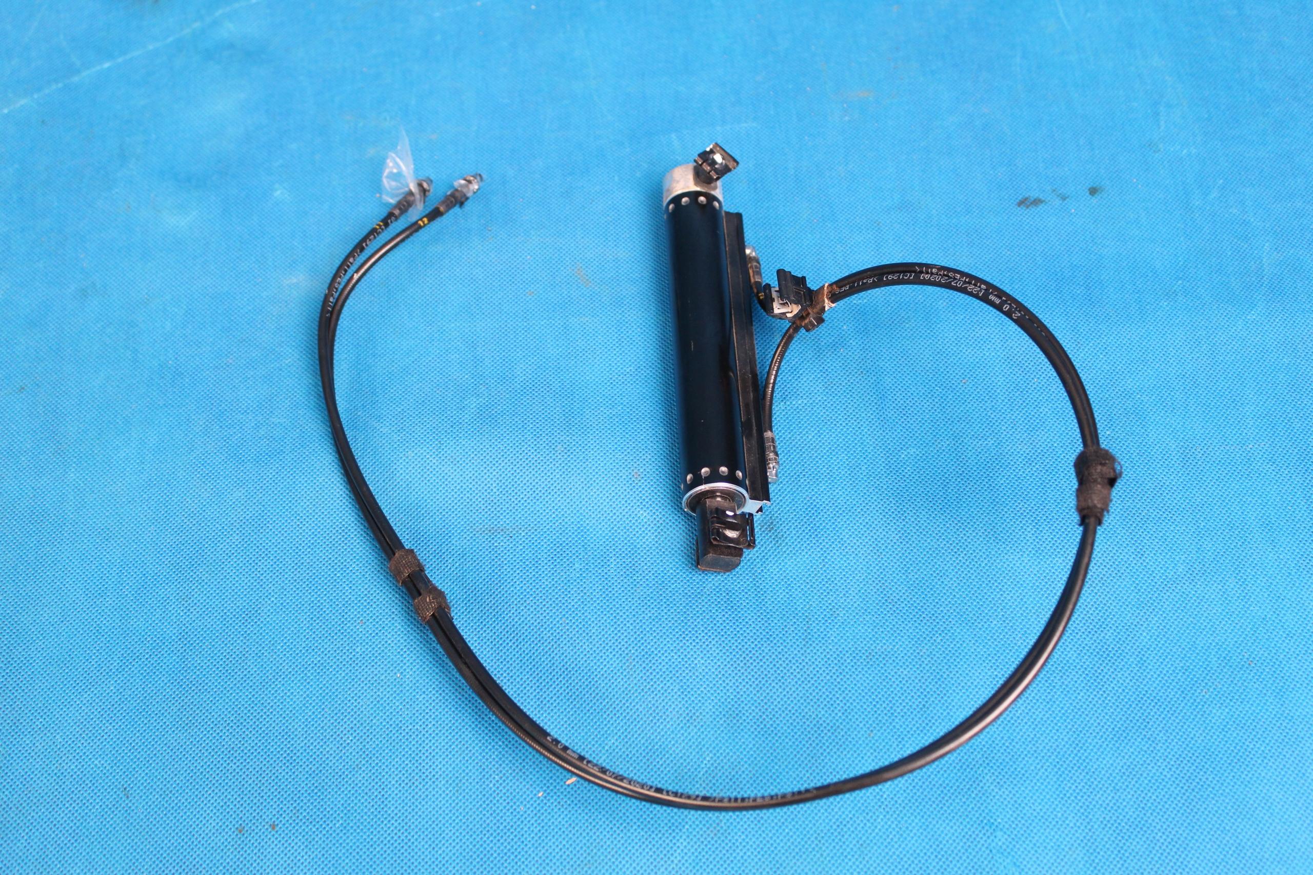 8P7871795 - VW T-ROC КАБРІОЛЕТ ПРИВІД ДАХУ ЛІВИЙ ДРОТИ 21R