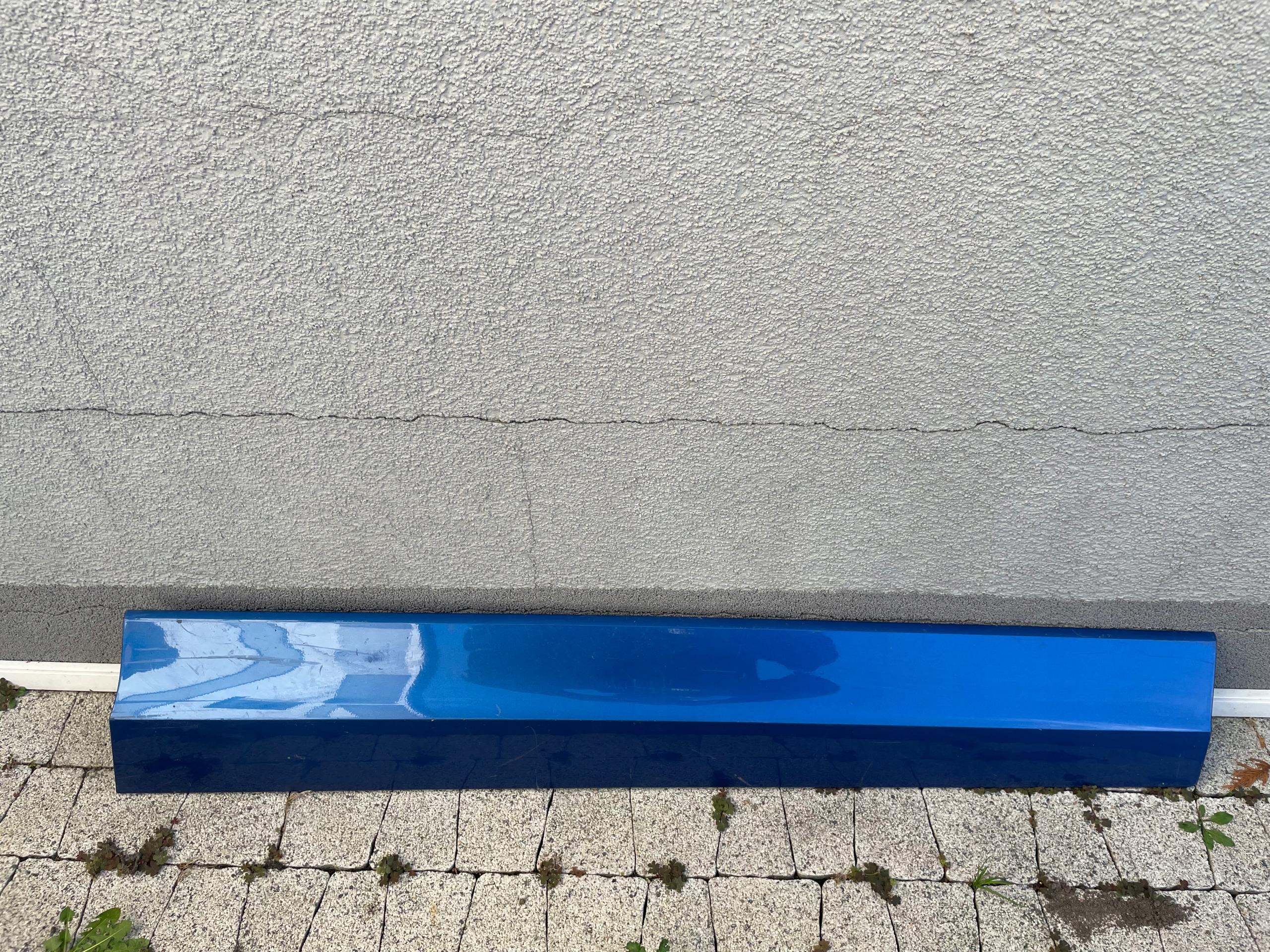 2GA853720A - VW T-ROC R-LINE ПЛАНКА ДЛЯ ПЕРЕДНЬОЇ ПРАВОЇ ДВЕРІ