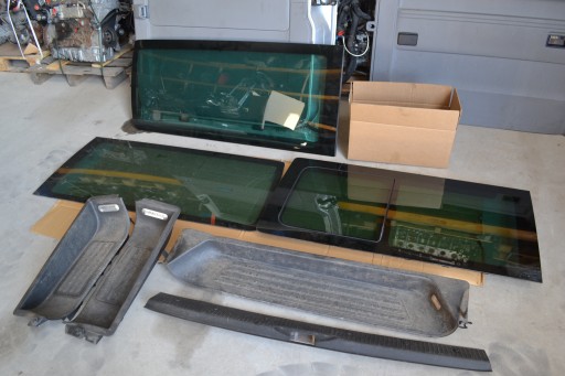 VW T5 Caravelle боковое стекло левая задняя задняя темная