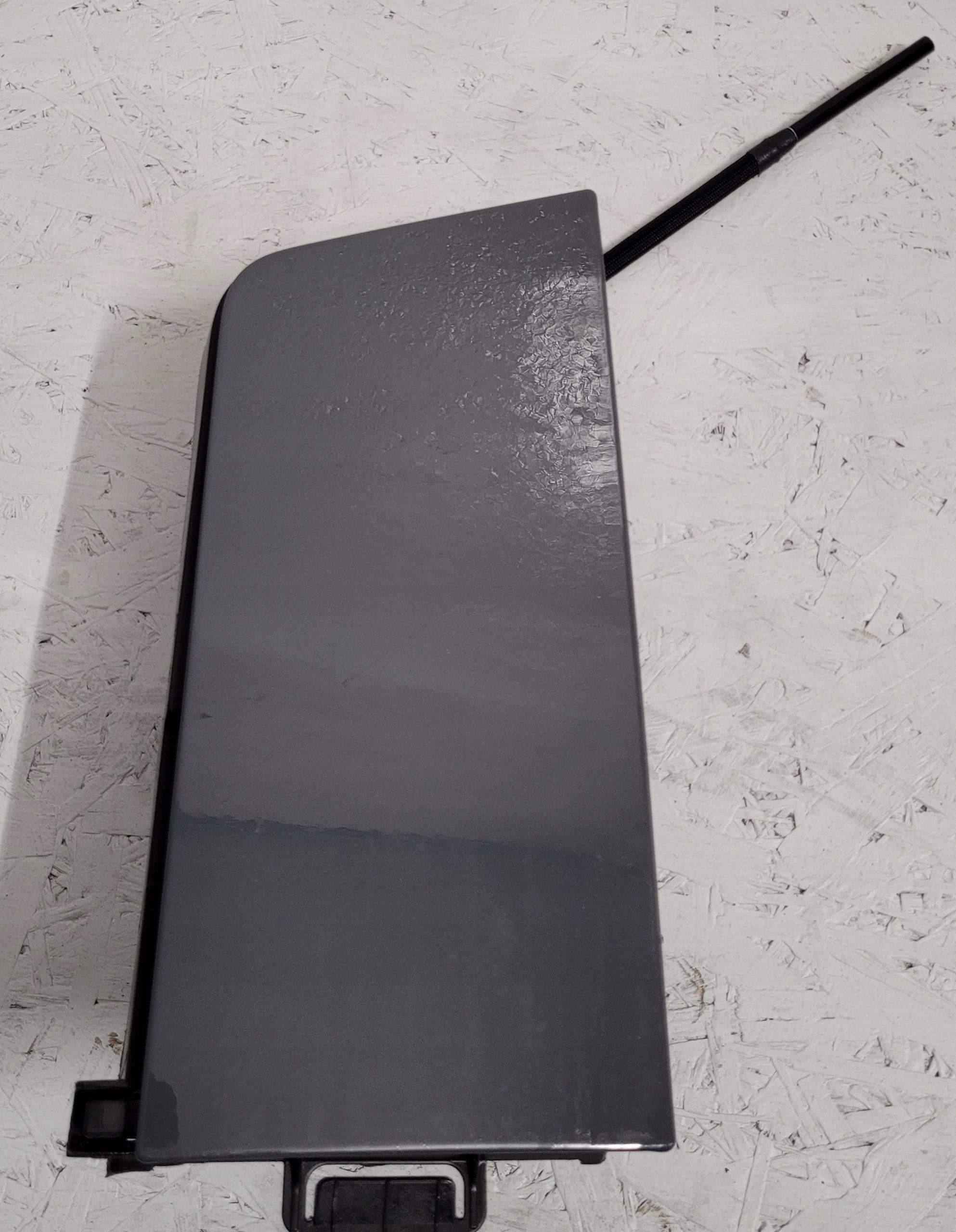 7E0809905C 7E0853289 - VW T5 T6 крышка топливного бака как новая