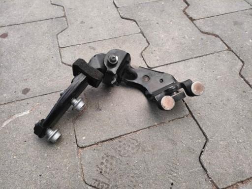 7E0843336A - VW T6 T5 LIFT ролик розсувних дверей правий