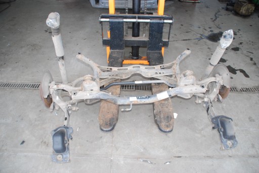 4521 - Vw tiguan 11-15 r коляска балка задня підвіска