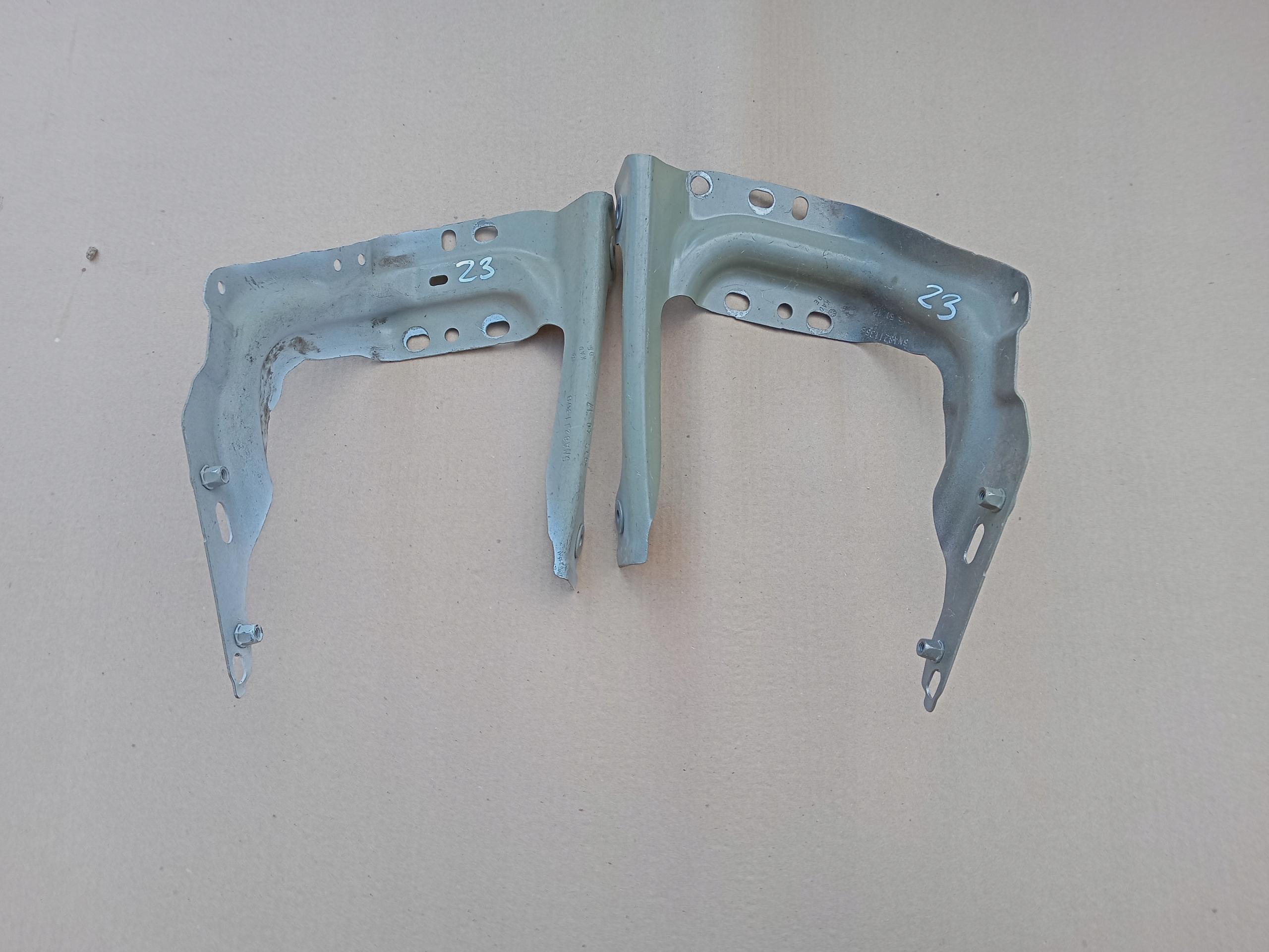 5NA821136B - VW TIGUAN II 5NA КРІПЛЕННЯ КРОНШТЕЙН КРИЛА LH / RH