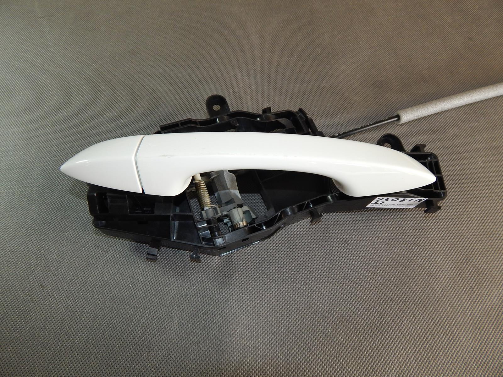 VW TIGUAN II ЗАДНЯЯ ЛЕВАЯ ДВЕРНАЯ РУЧКА LC9A