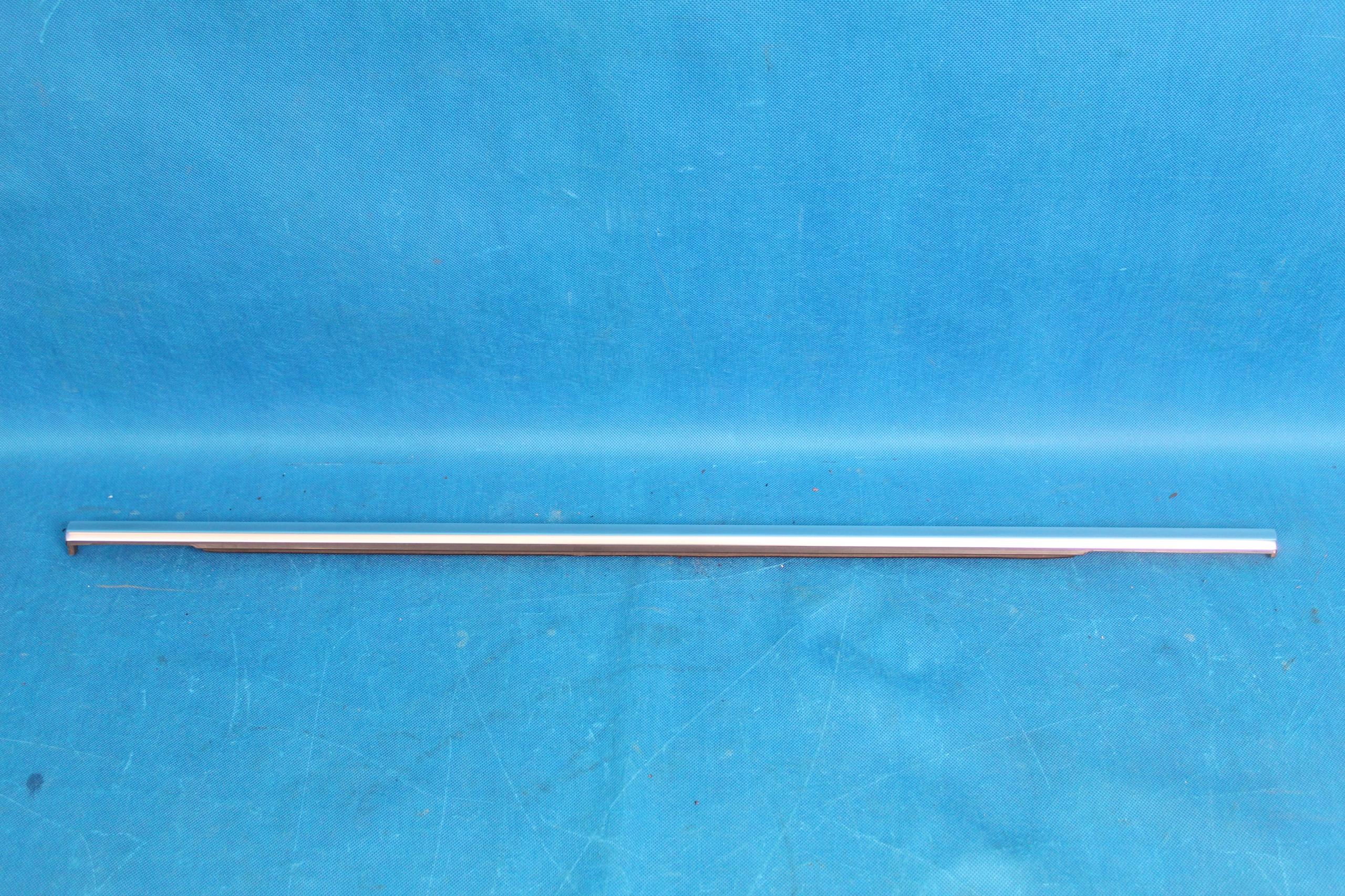 7P0839476G 22/02 - VW TOUAREG 7P II LIFT МОЛДИНГ ДВЕРІ ЗАДНІЙ ПРАВИЙ 15R