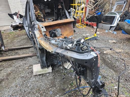 VW TOUAREG III ПЕРЕДНЯЯ ЧЕТВЕРТЬ ПРАВАЯ НАКЛАДКА НА ПОРОГ