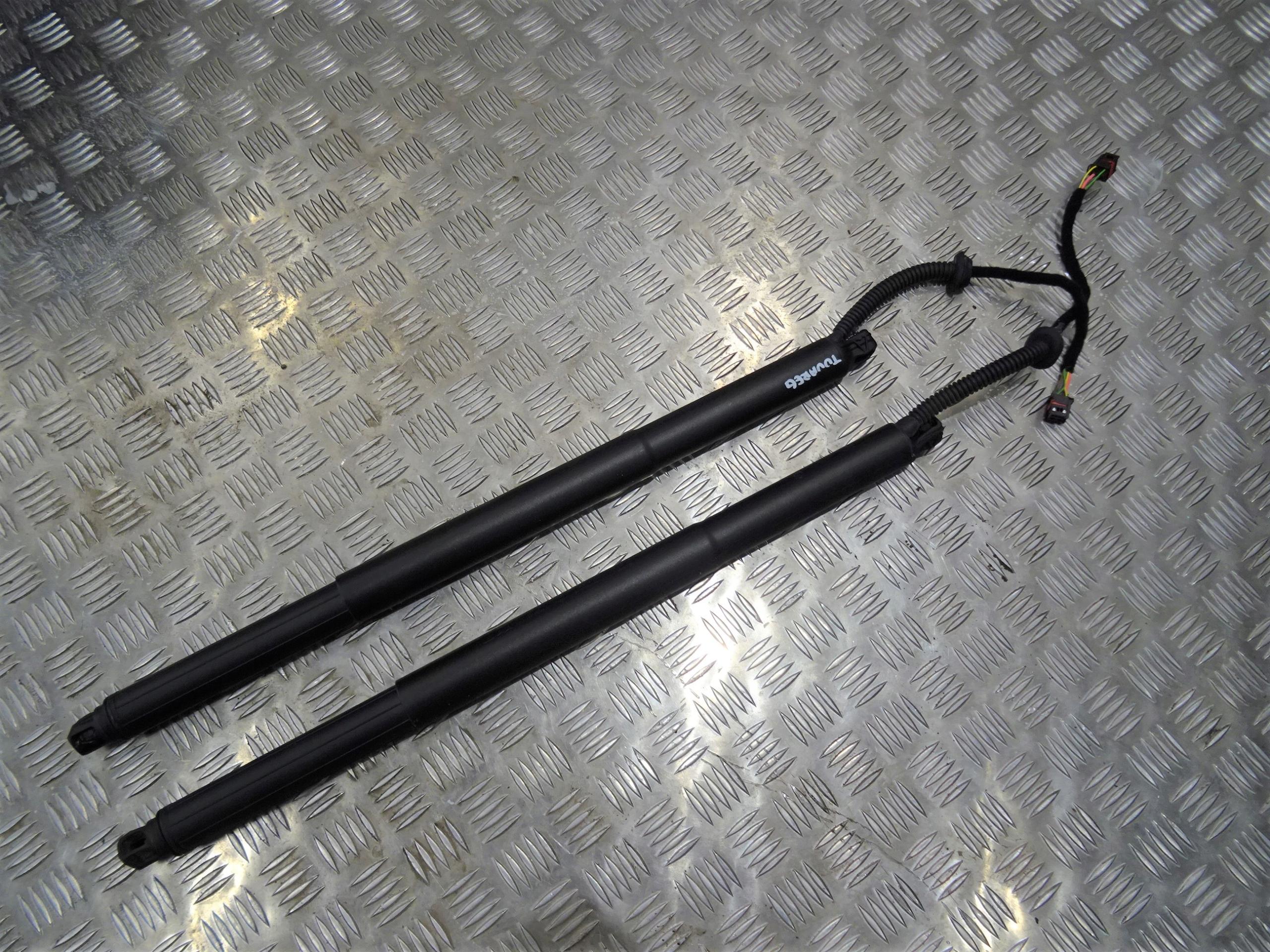 VW TOUAREG III ЕЛЕКТРИЧНИЙ ПРИВІД ЗАКРИЛКА 20R