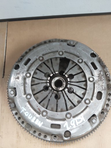 VW TOURAN 1.9 TDI 03G141025G ДВУМАССОВОЕ КОЛЕСО