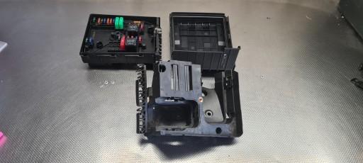 VW TOURAN І БЛОК ЗАПОБІЖНИКІВ 1K0937820B