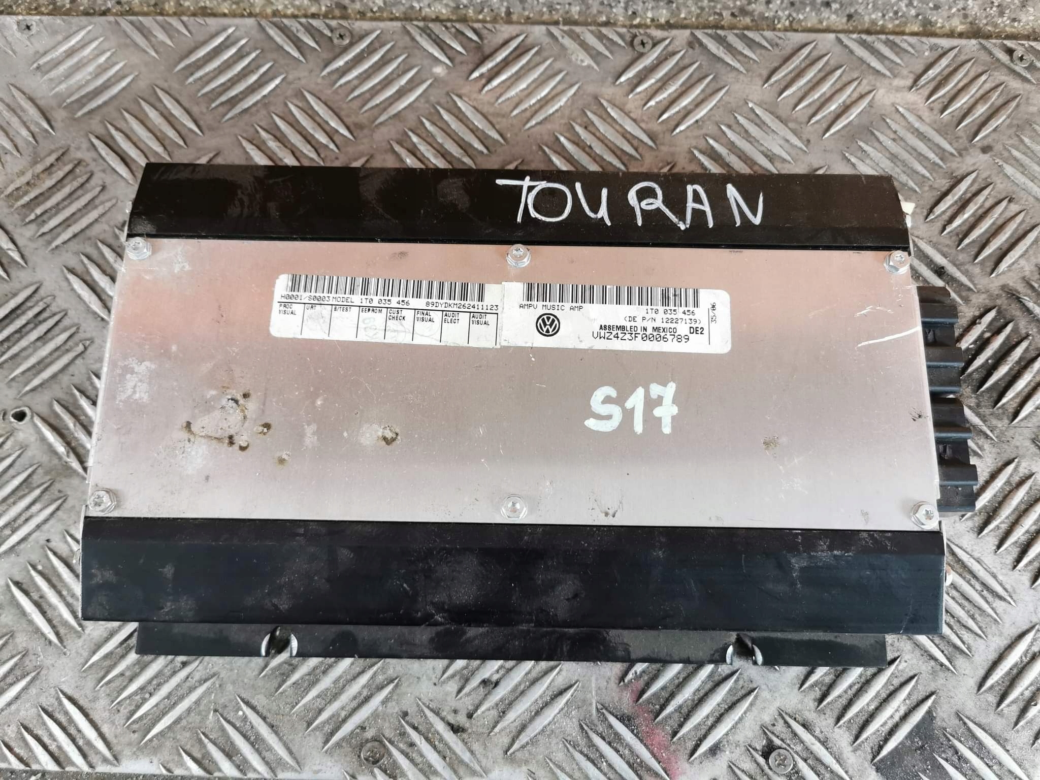 1T0035456 - VW TOURAN І ПІДСИЛЮВАЧ ЗВУКУ 1T0035456