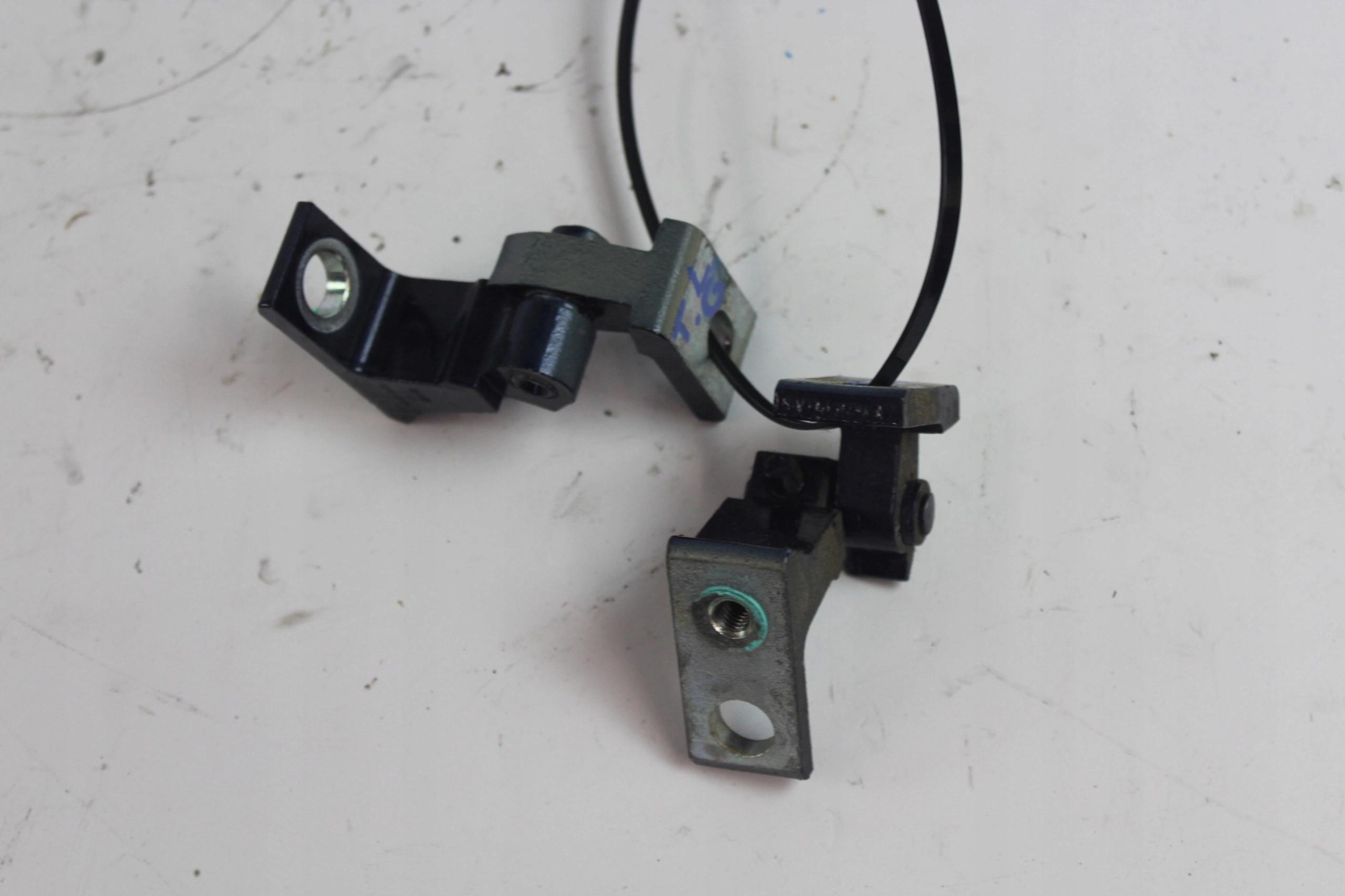 VW Tiguan 5N дверная петля левая сторона 5N0831401A