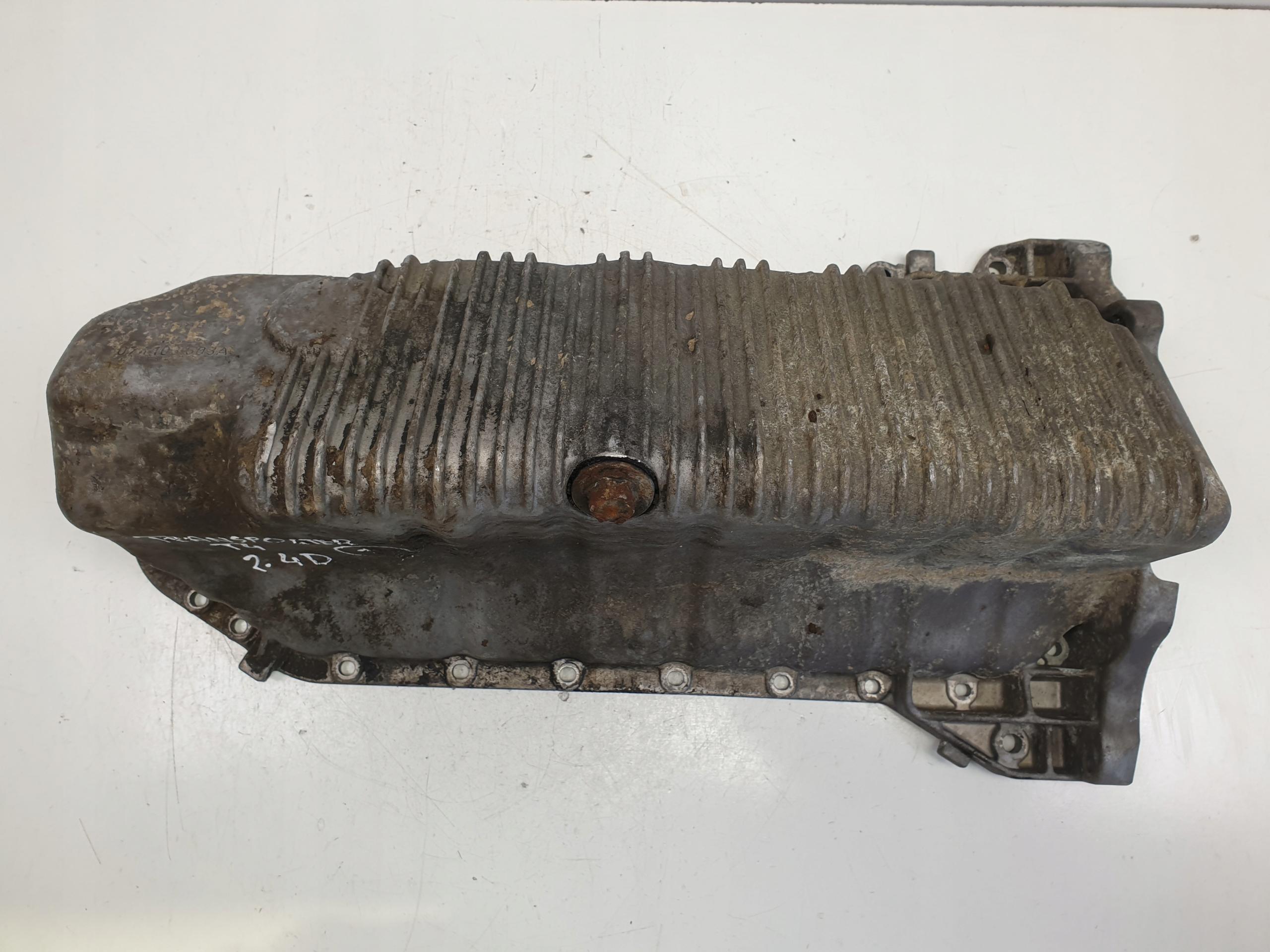 VW Transporter T4 2.4 D масляный поддон 074103603A