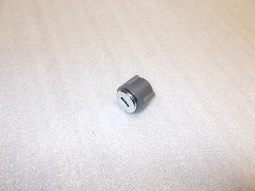 107857113JC - VW VOLKSWAGEN AUDI вставка бардачок новий! Оригінал!