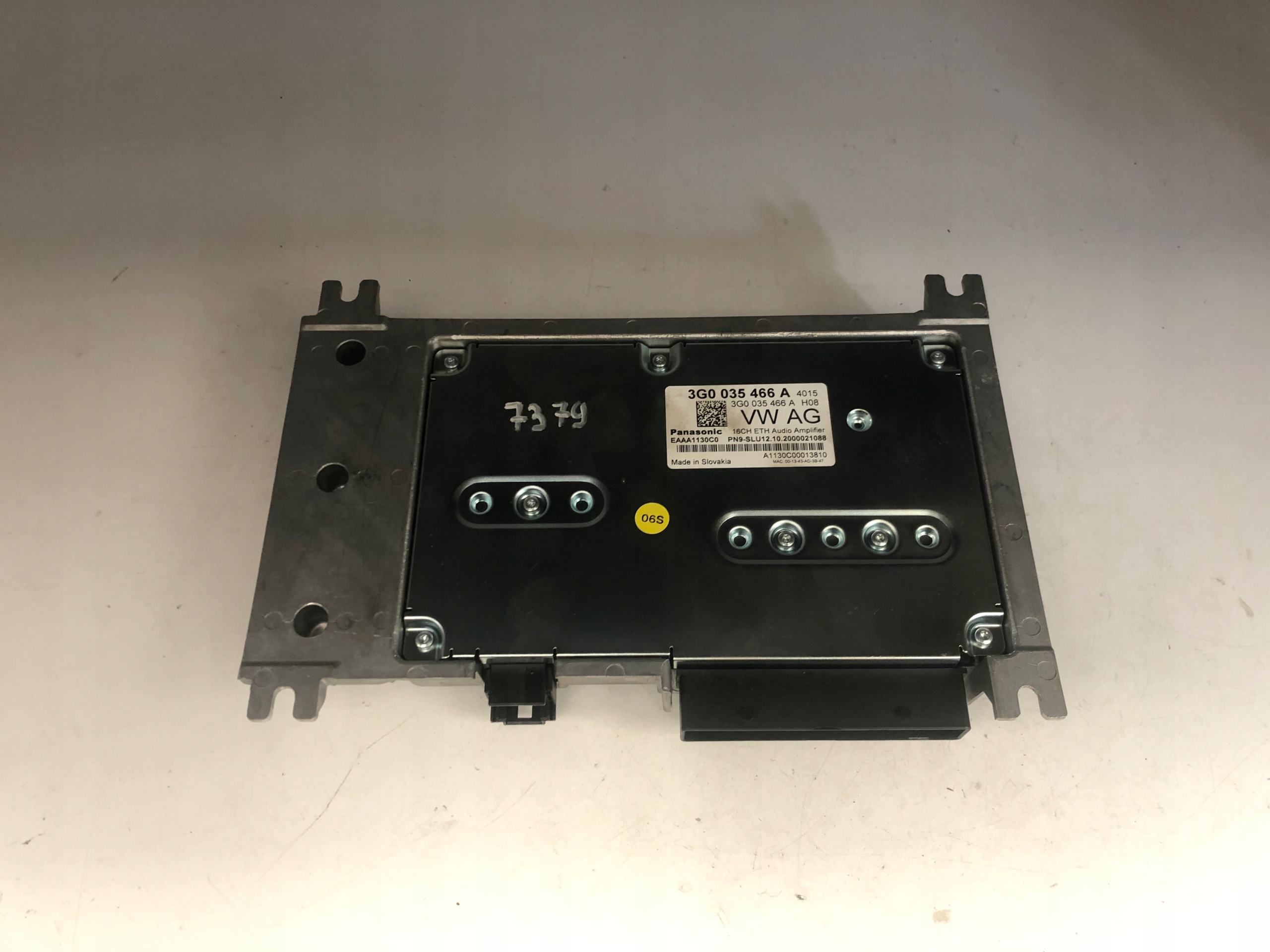 VW УСИЛИТЕЛЬ DYNAUDIO 3G0035466A