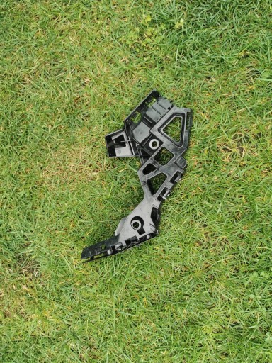 Засувка бампера передня ліва volkswagen golf viii 5h0807049d