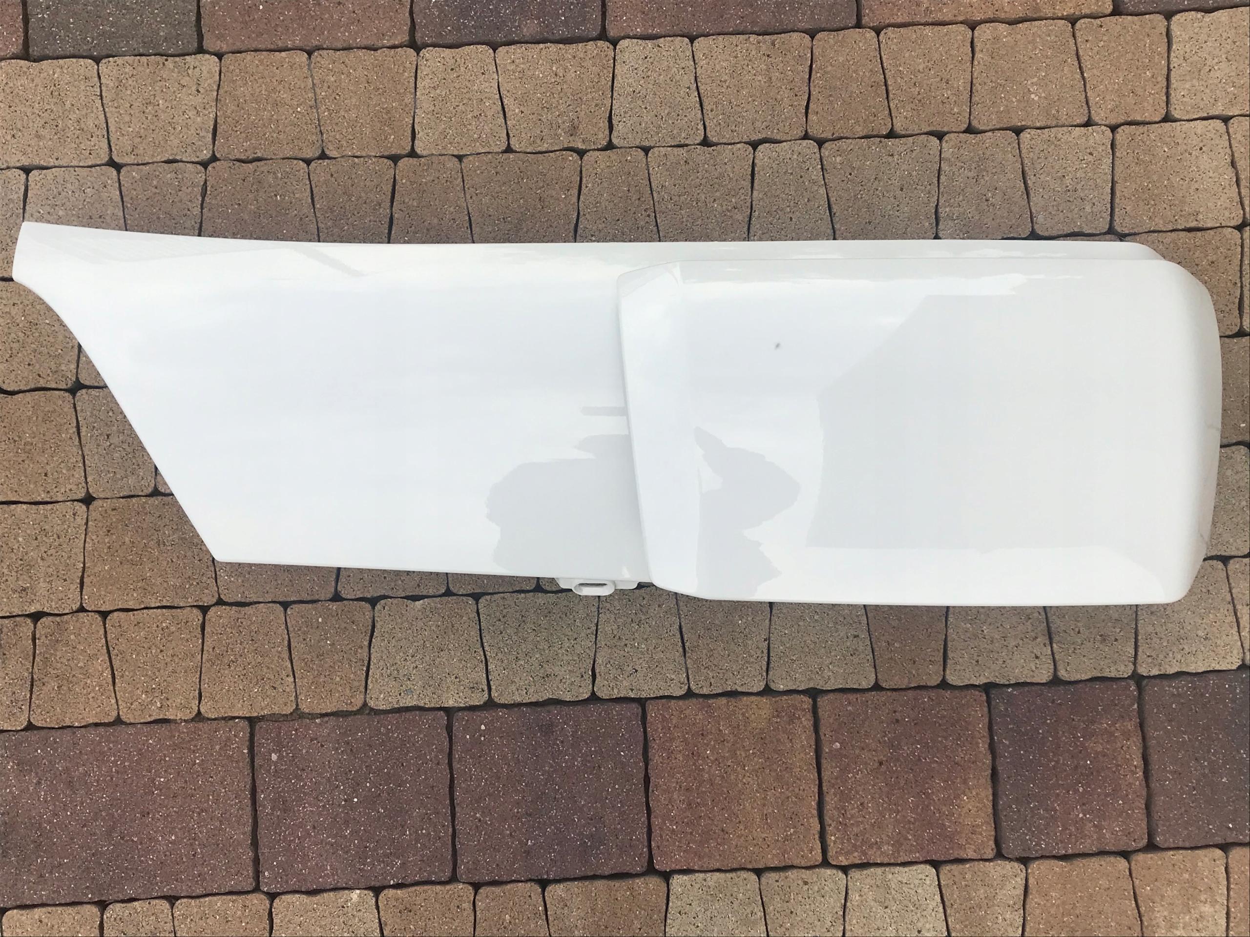 20749733 - Volvo FE / FL / VM боковой обтекатель кабины левый новый ORG