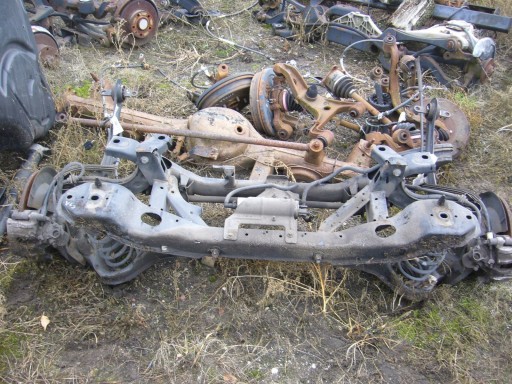 1330096 - Volvo v40 2014 ii d2 beam задній