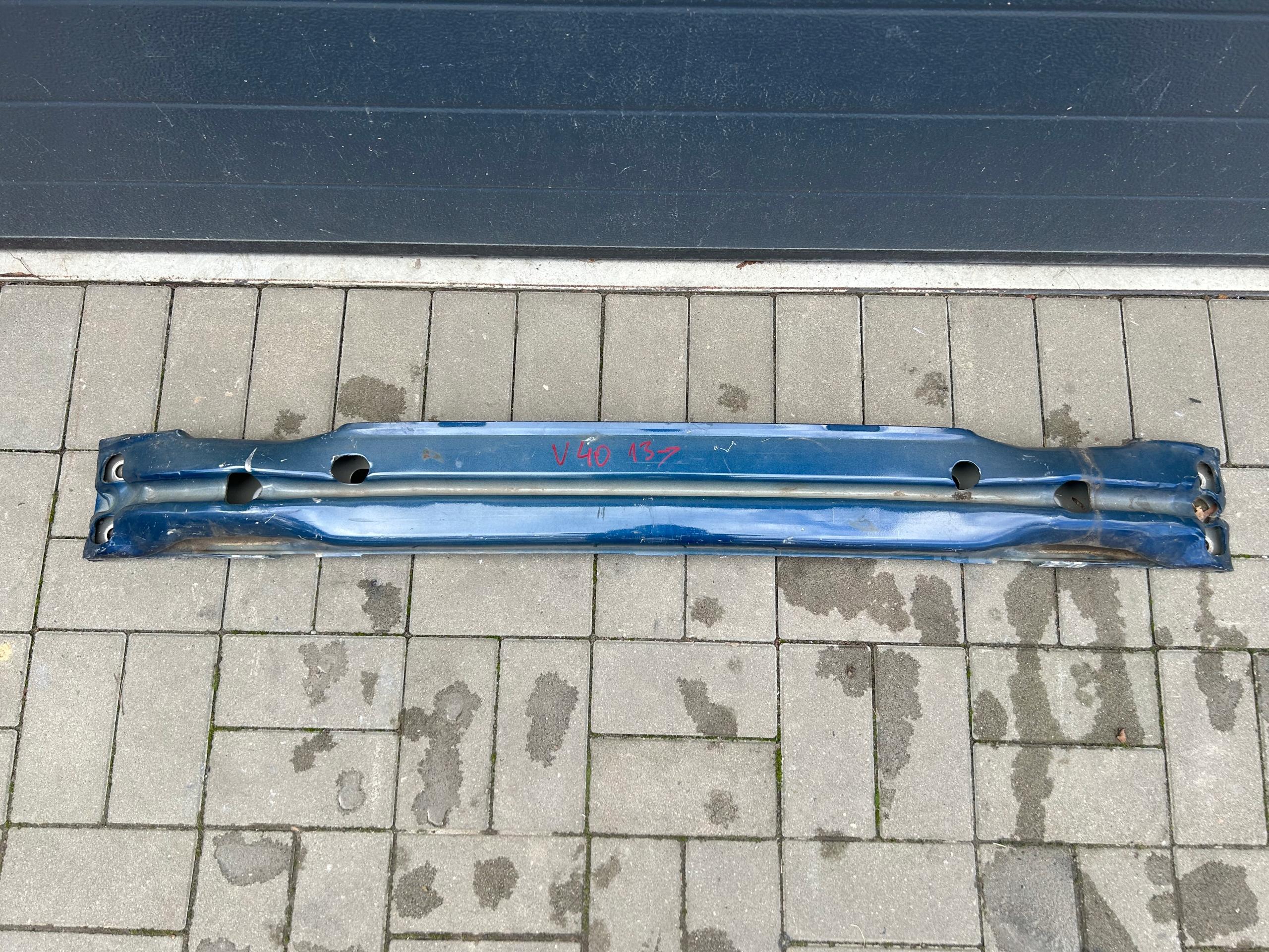 Volvo V40 бампер передний 2012-