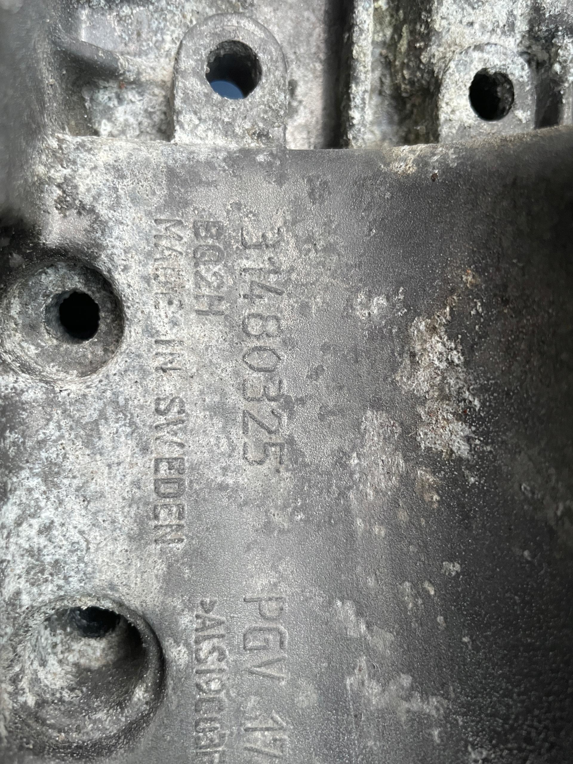 Volvo V50 XC60 XC90 V60 OE 31480325 масляный поддон