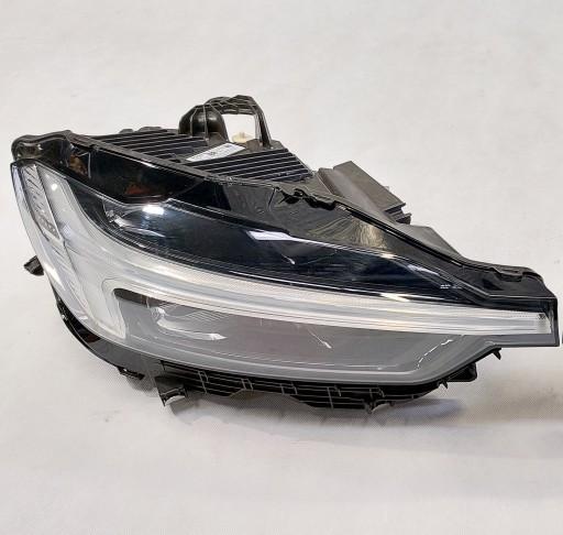 Лампа правая Volvo XC60 полностью светодиодная 32337383