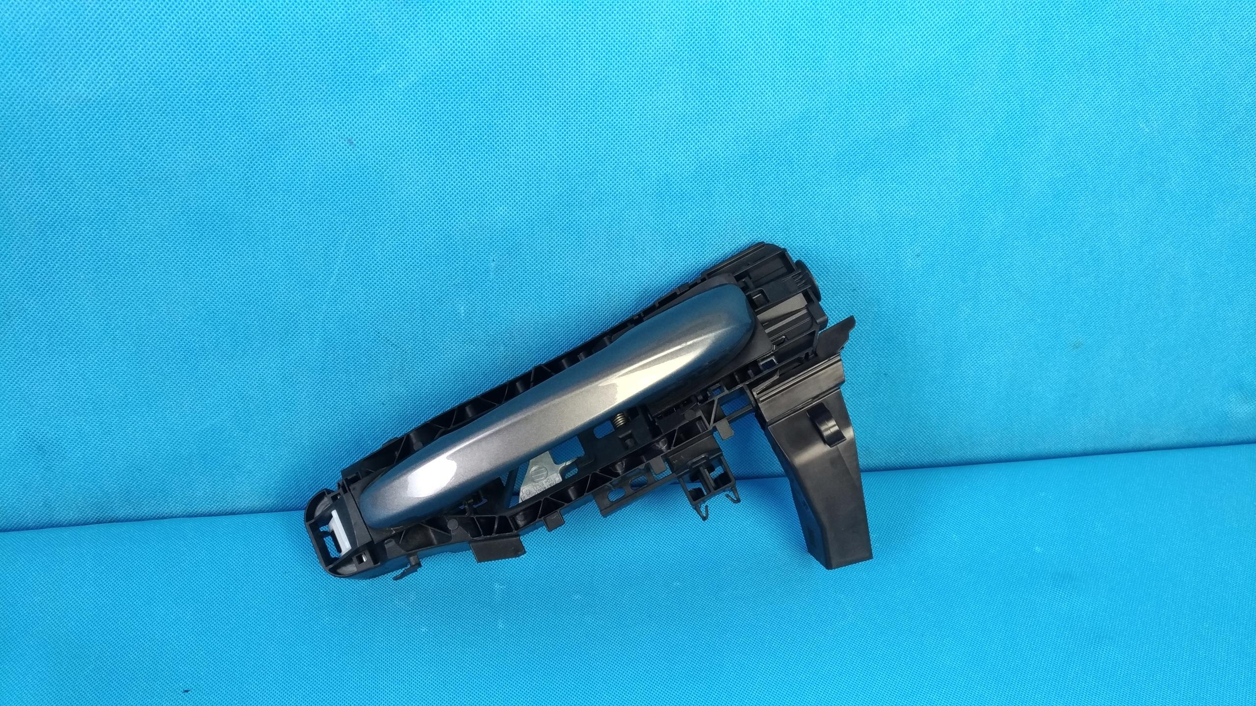 0997601702 - W177 19R наружная ручка двери левая передняя A0997601702