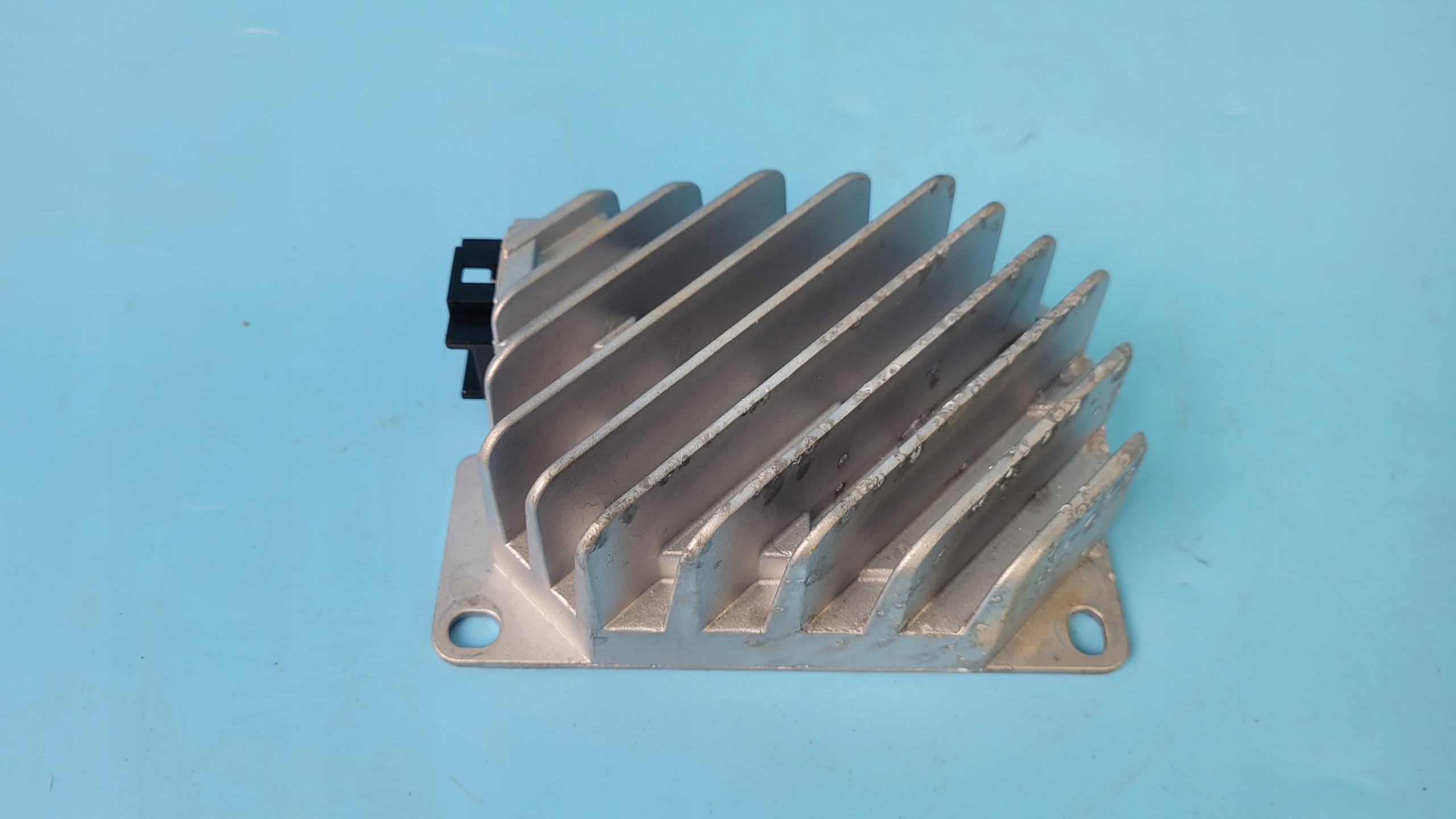 M145KJ0K6137574 - W177 A220 20R усилитель HARMAN A1779050403