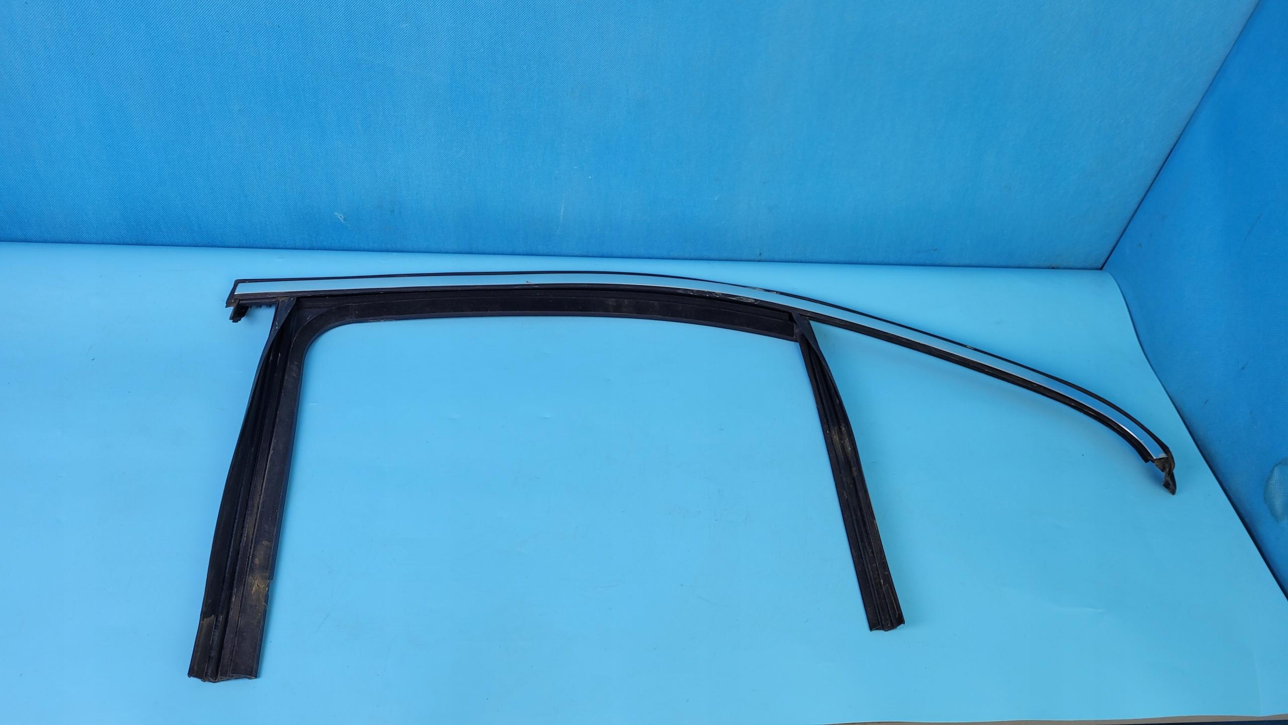 W177 прокладка двери левый задний A1777353700