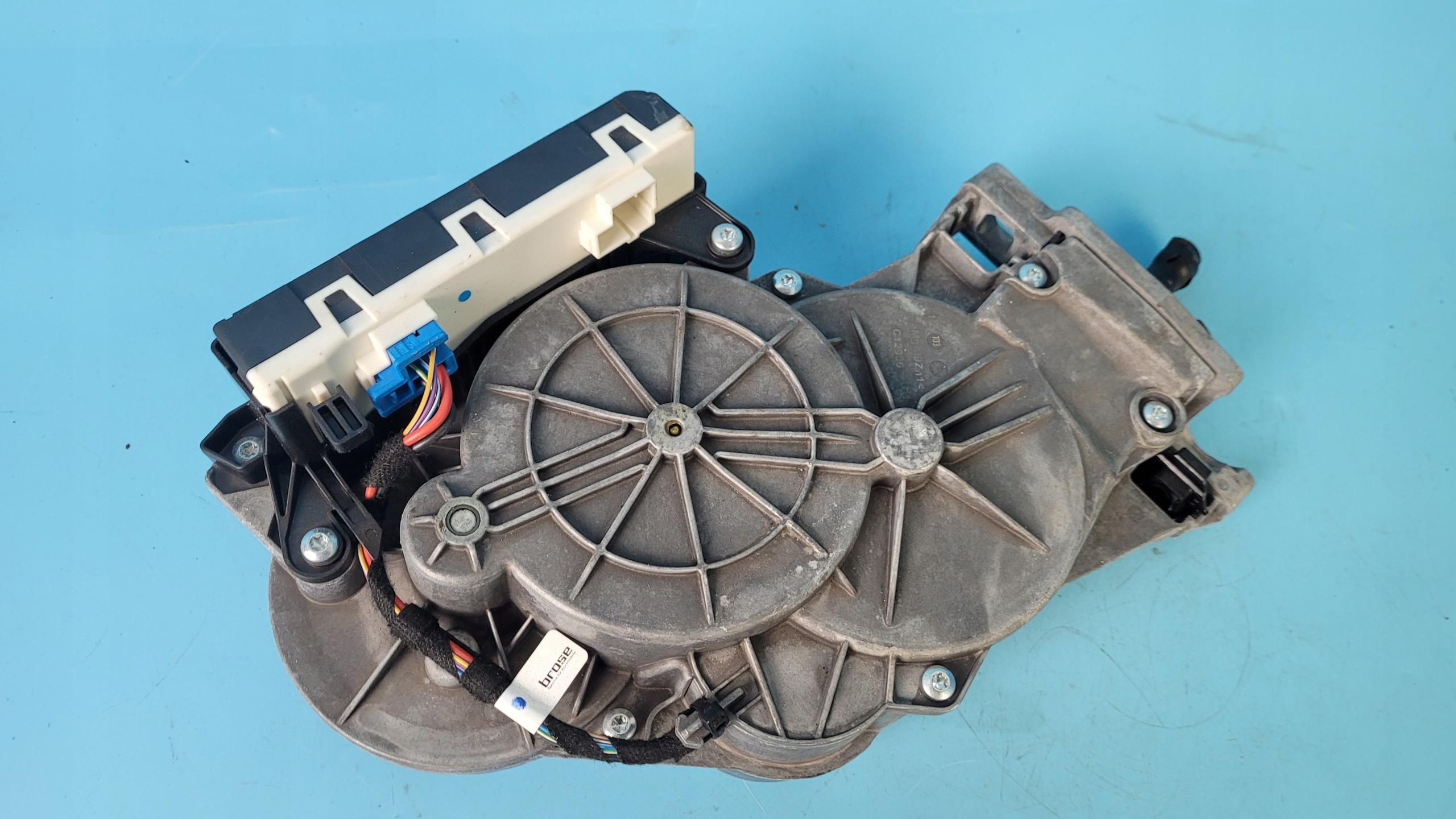 W205 механизм багажника A0997602601