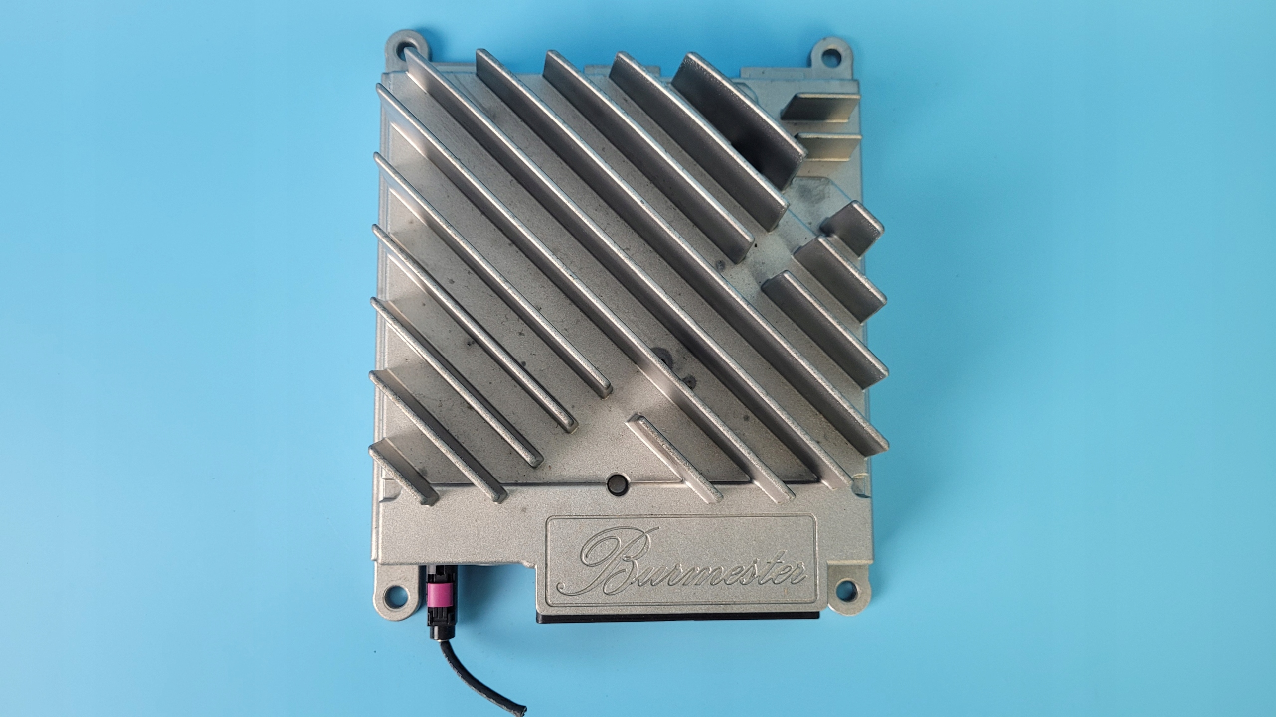 1779002205 - W247 B220 усилитель BURMESTER A1779002205