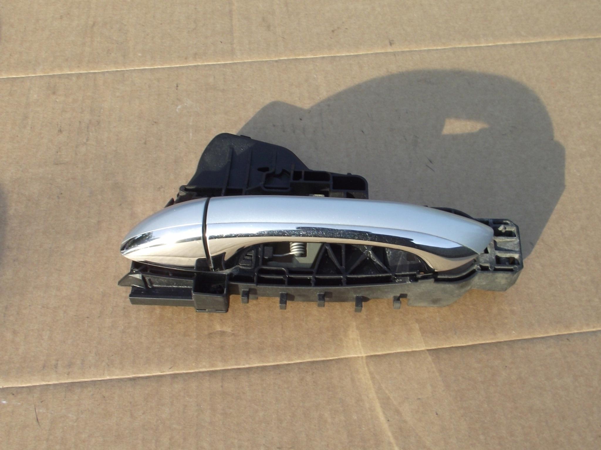 W251 наружная ручка двери левая задняя хром C775
