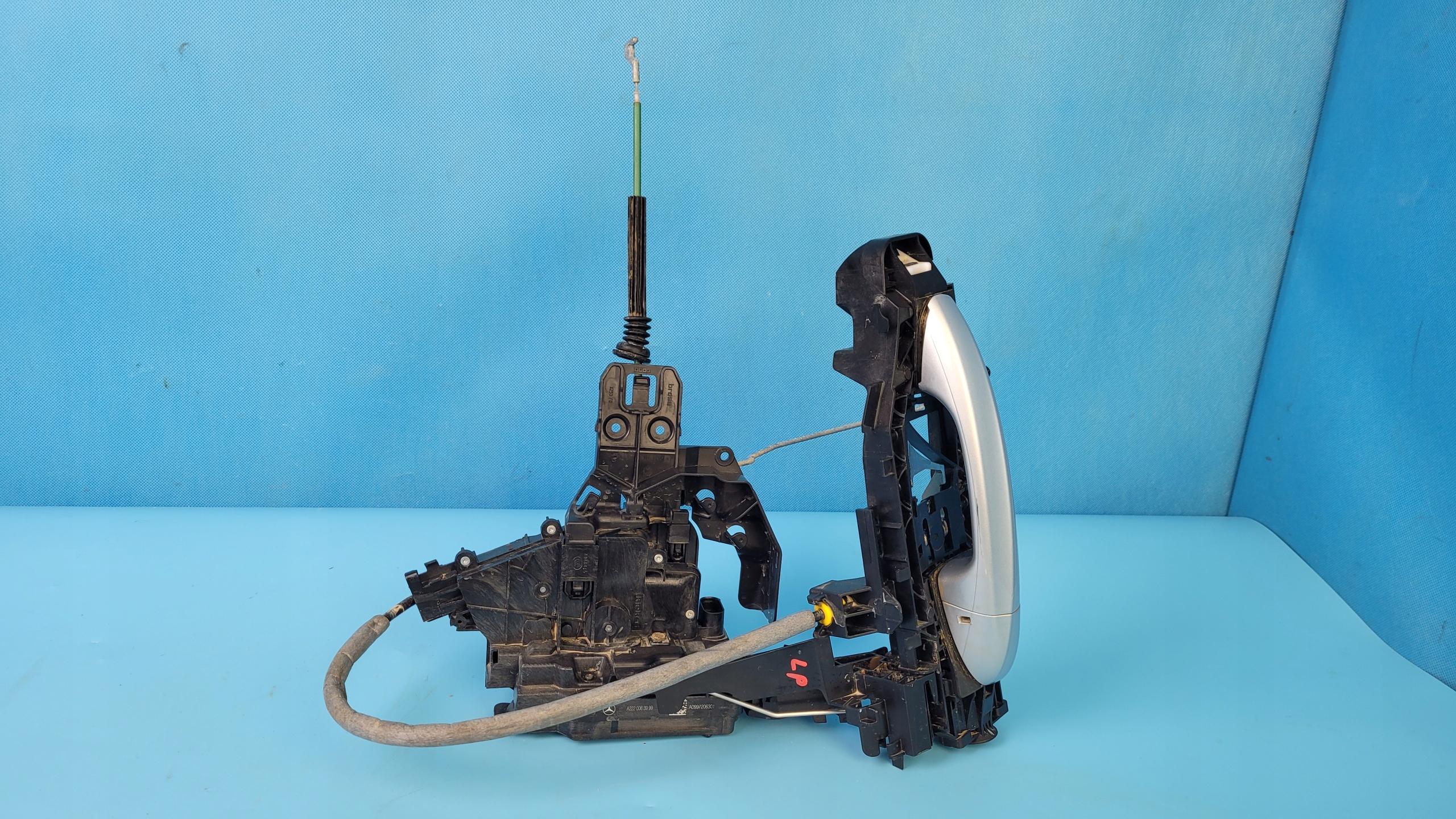 A2220063999 - W253 GLC замок дверная ручка левая передняя EU A0997601500