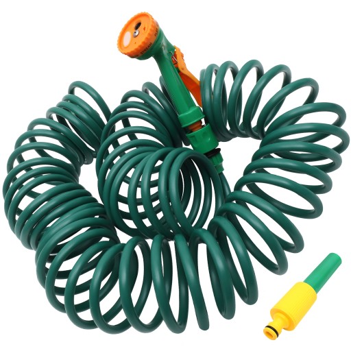 АВТОМОЙКА СКРУЧЕННЫЙ САДОВЫЙ ШЛАНГ С ВОДОЙ