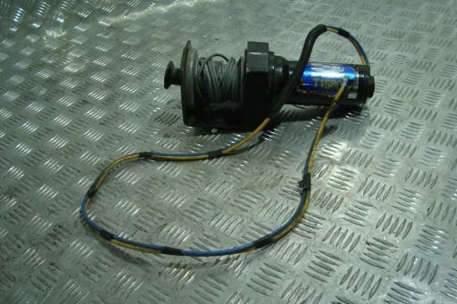 SUPERWINCH T1500 12V 680 КГ