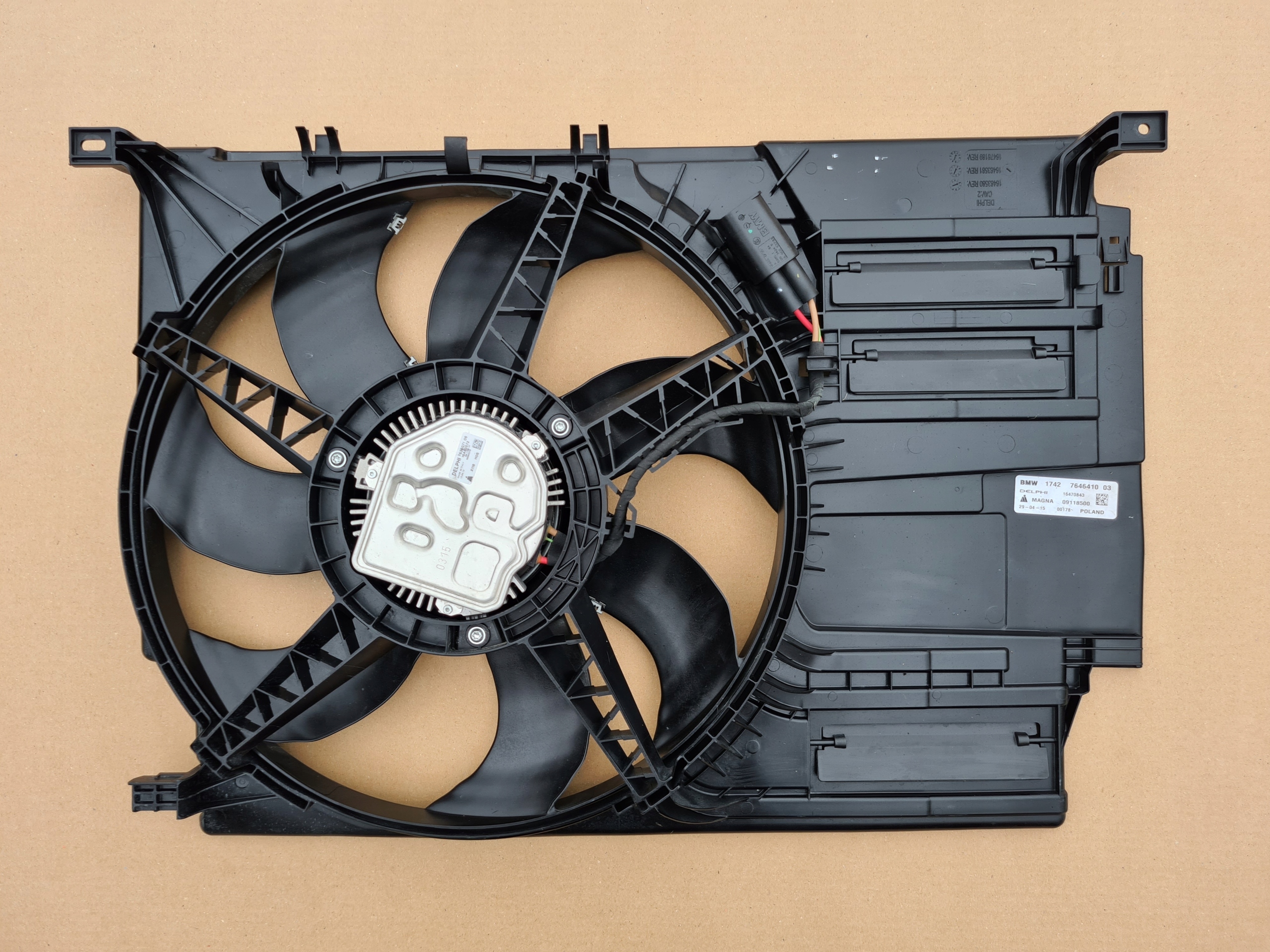 17427646410 7646410 - Вентилятор BMW F45 225xe Plug-in Hybrid гібрид