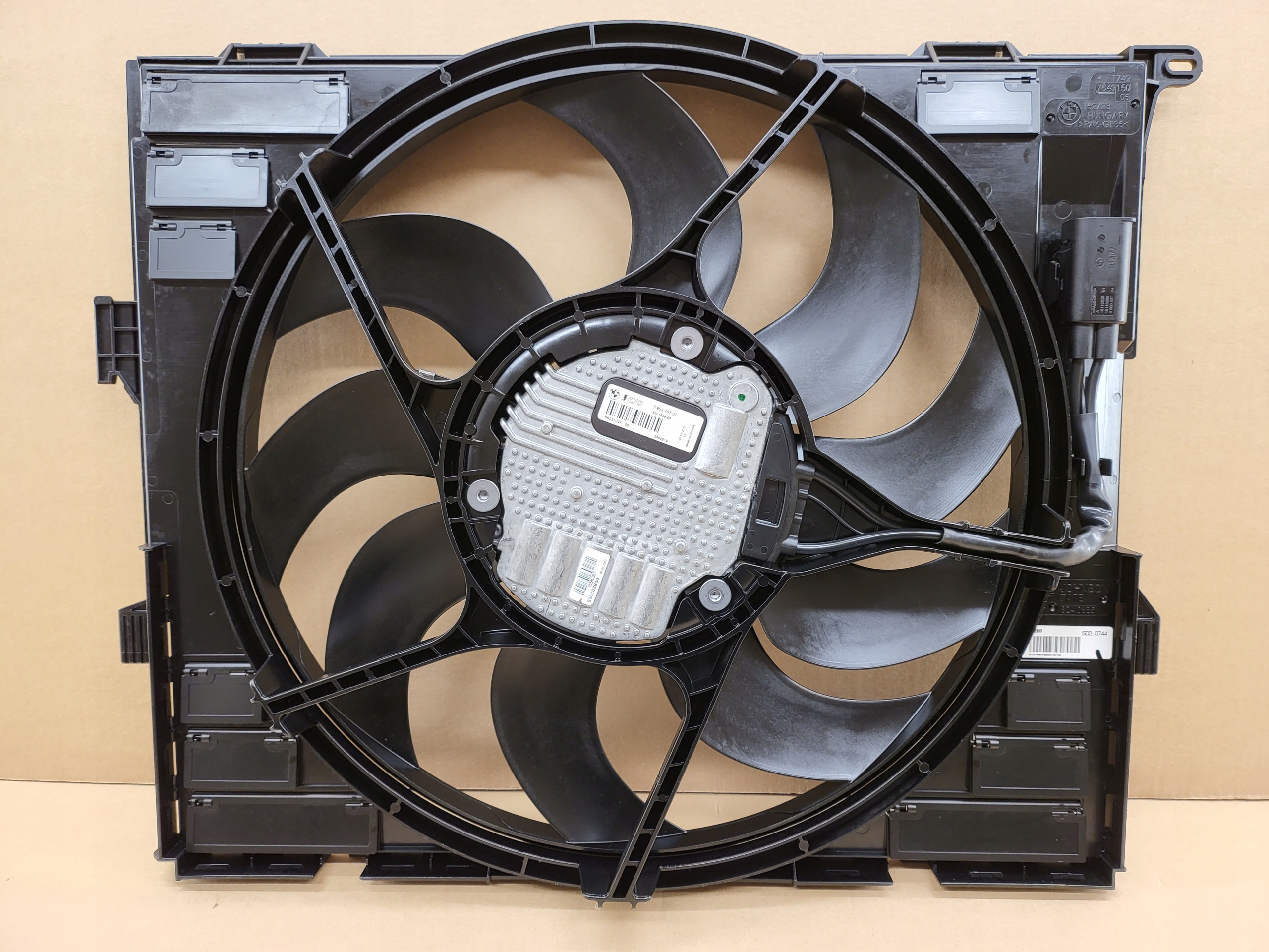 9840 17427649150 - Вентилятор BMW I8 I12 I15