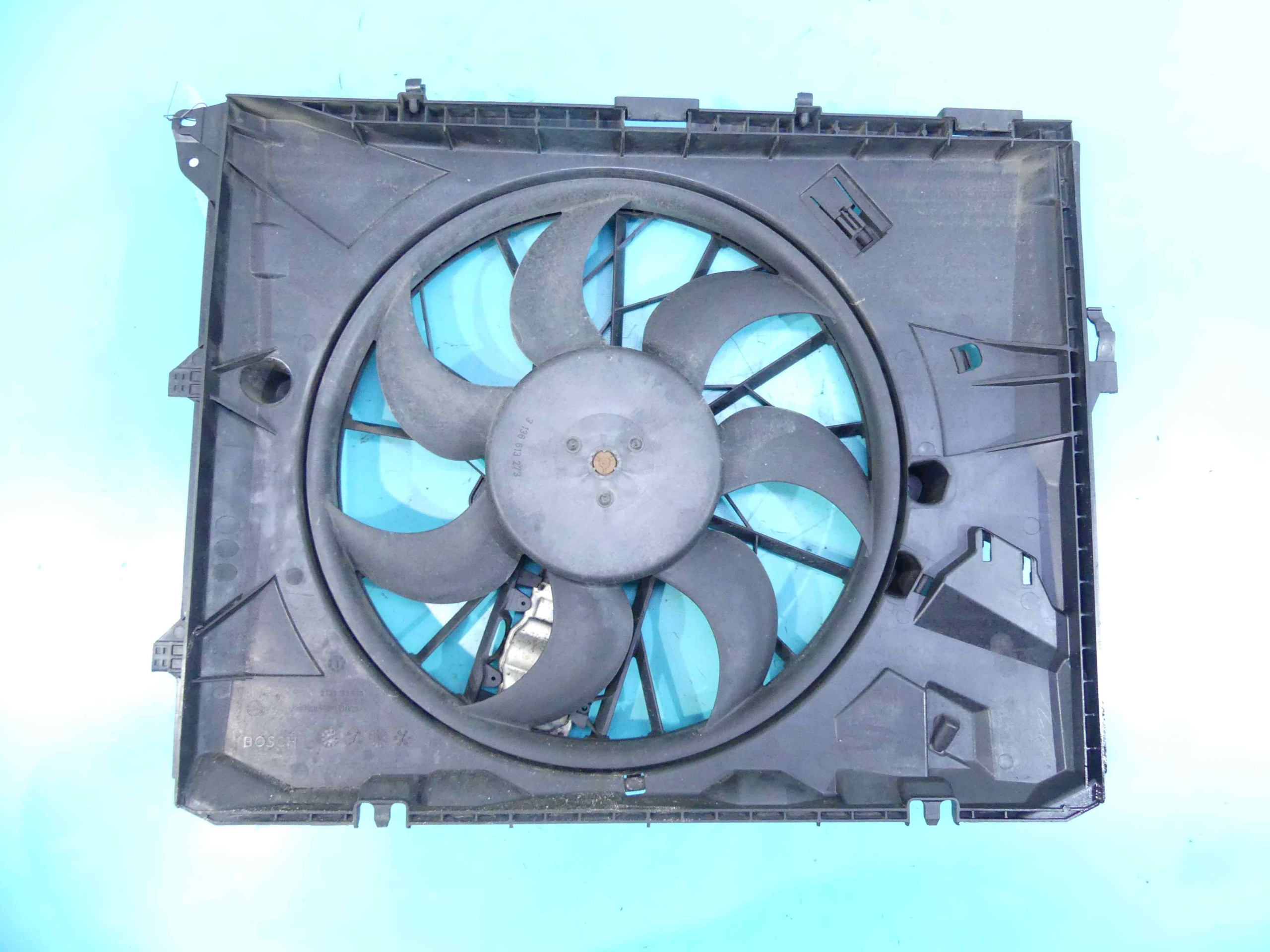 3135103596 - Вентилятор радіатора 3pin BMW E90 E92 2.0 B