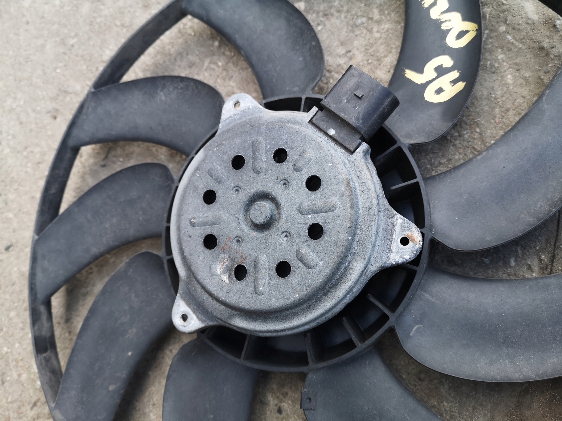 Вентилятор радиатора AUDI A5 8T 2.7 TDI 993454J-B