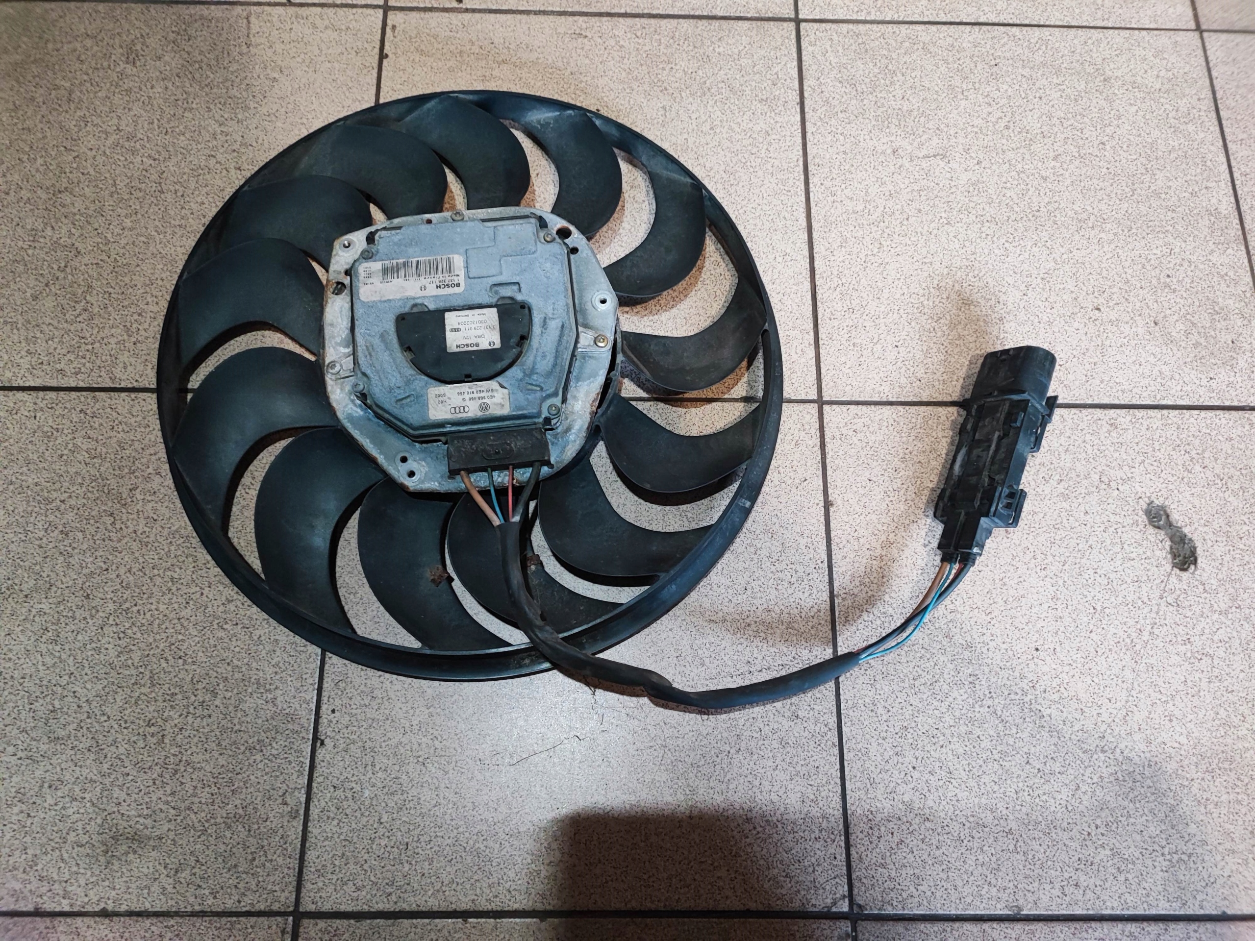 4E0959455G - Вентилятор радиатора AUDI A8 D3
