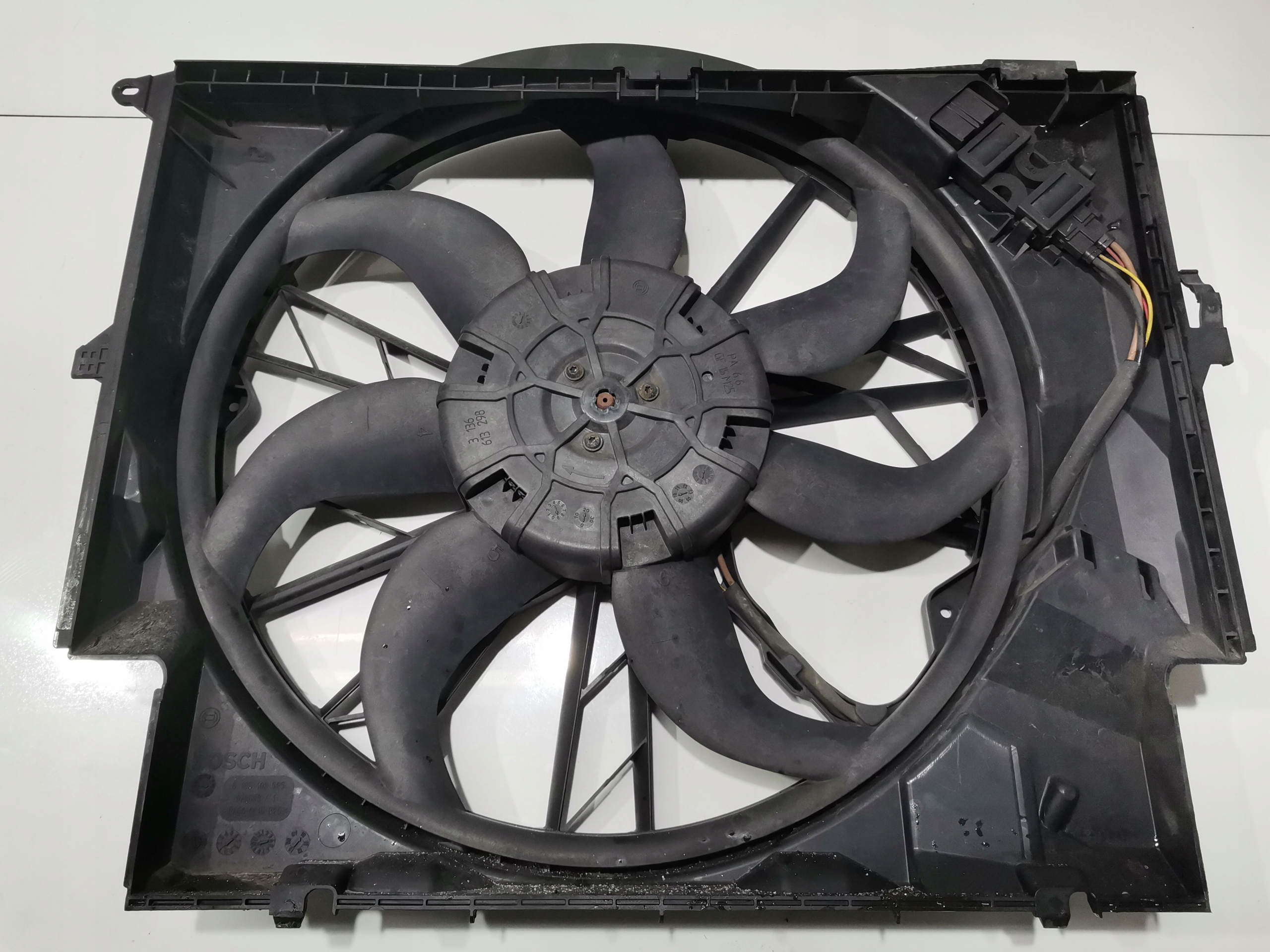 Вентилятор радиатора BMW E91 204D4 2.0 D 7801647