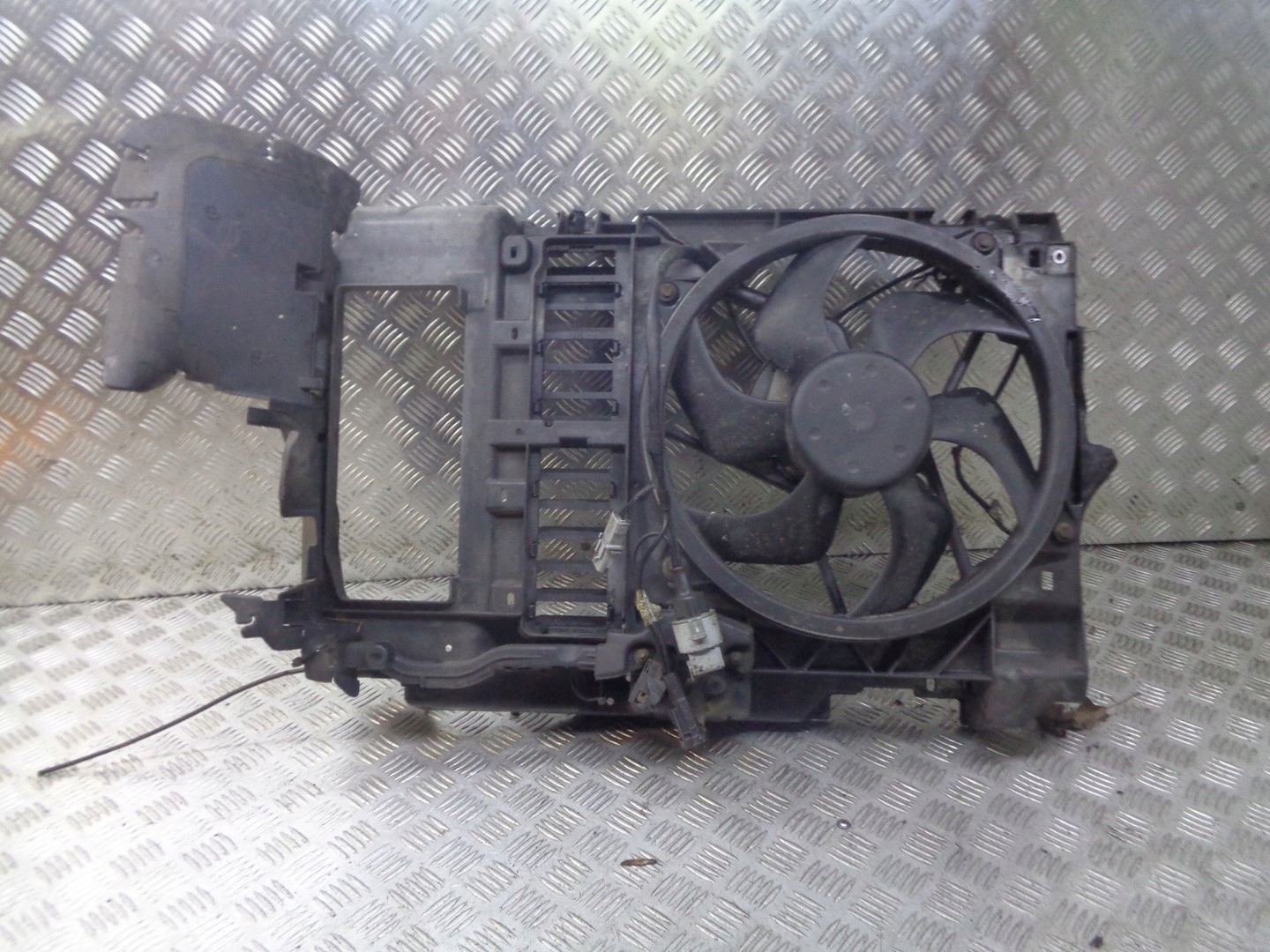 2352352 - Вентилятор радиатора CITROEN C5 II 2.0 hdi