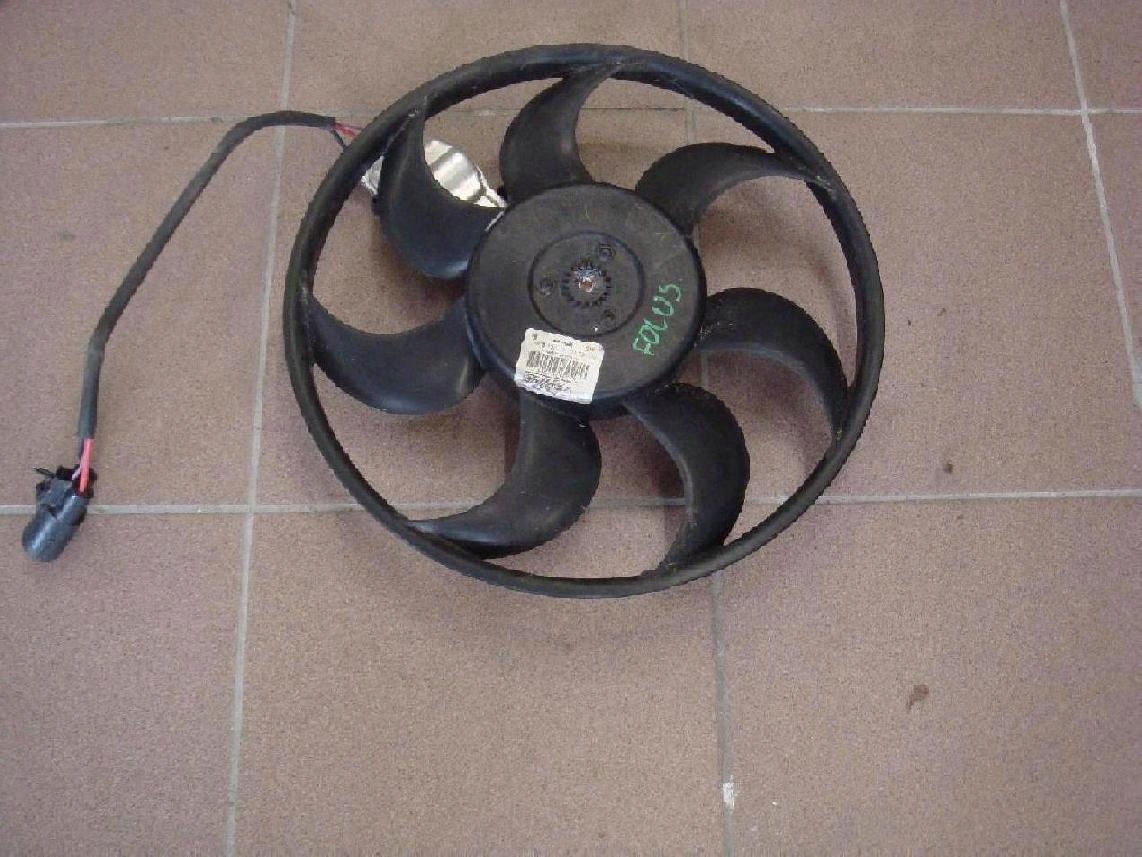 ВЕНТИЛЯТОР РАДІАТОРА FORD FOCUS MK2 3M5H-8C607-RJ