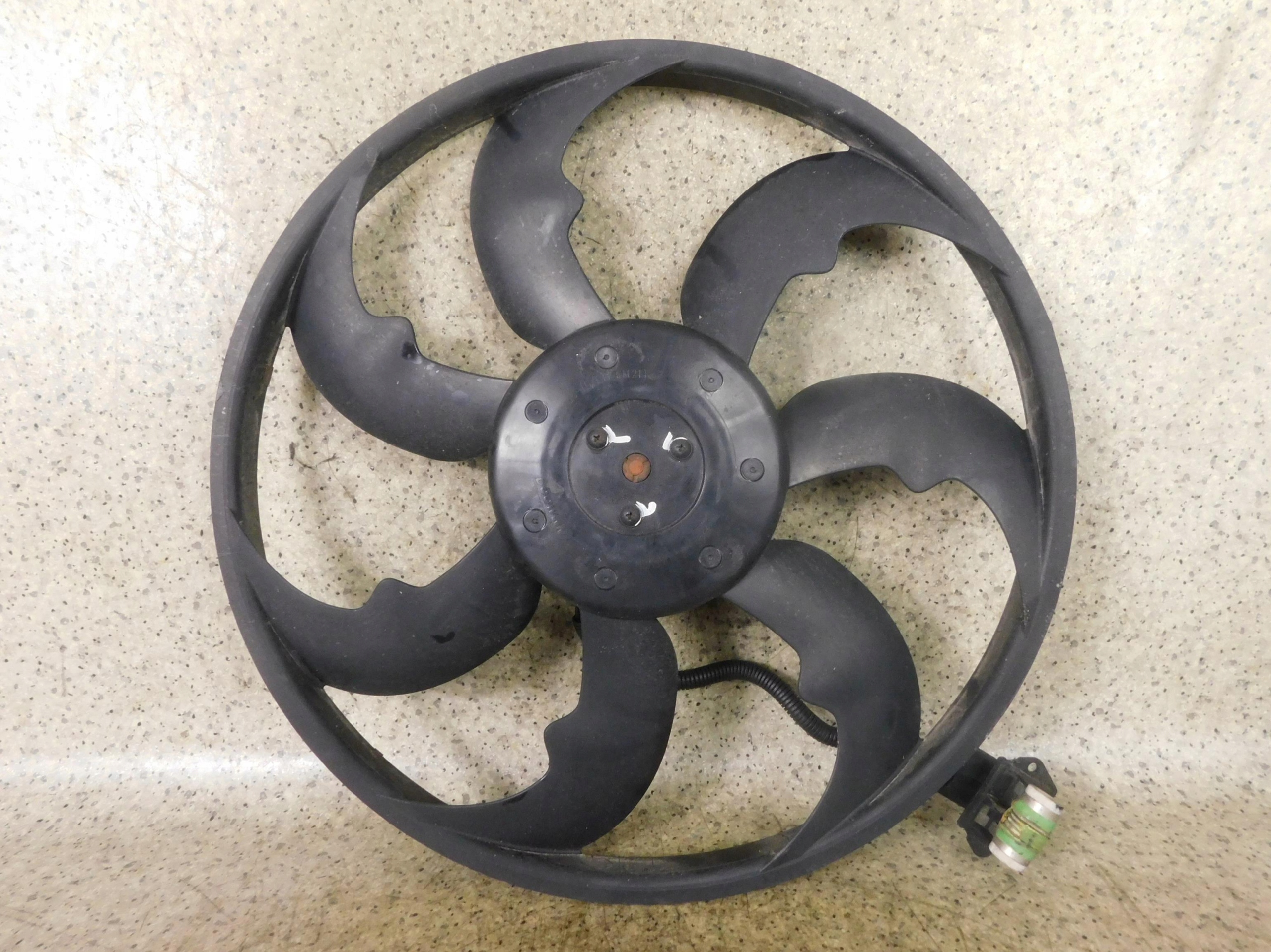 Вентилятор радиатора HYUNDAI i40 3137230101