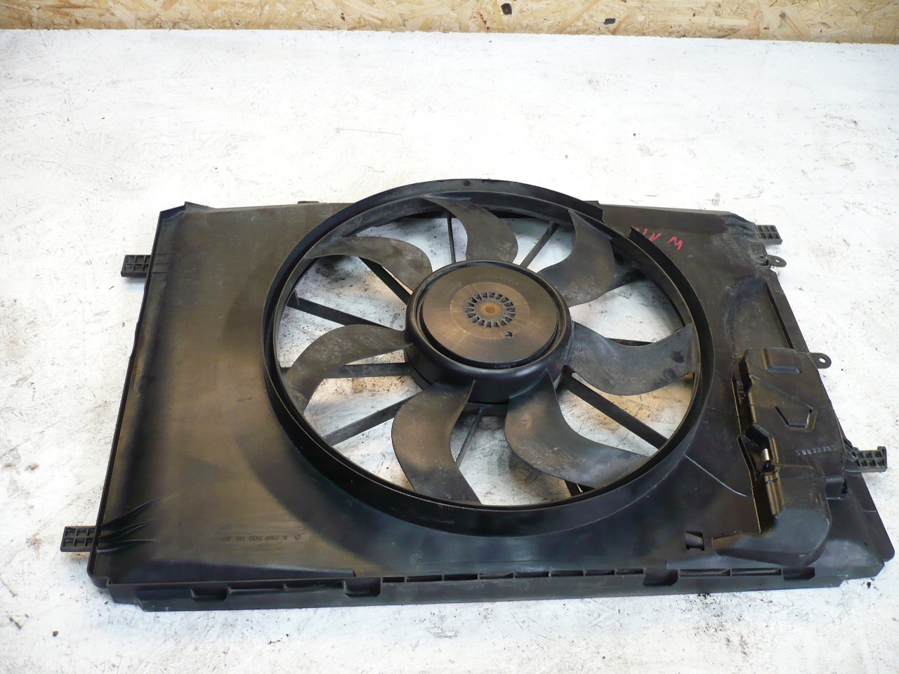 A2465000093 130308401 - Вентилятор радиатора MERCEDES A-B Class W246 W176