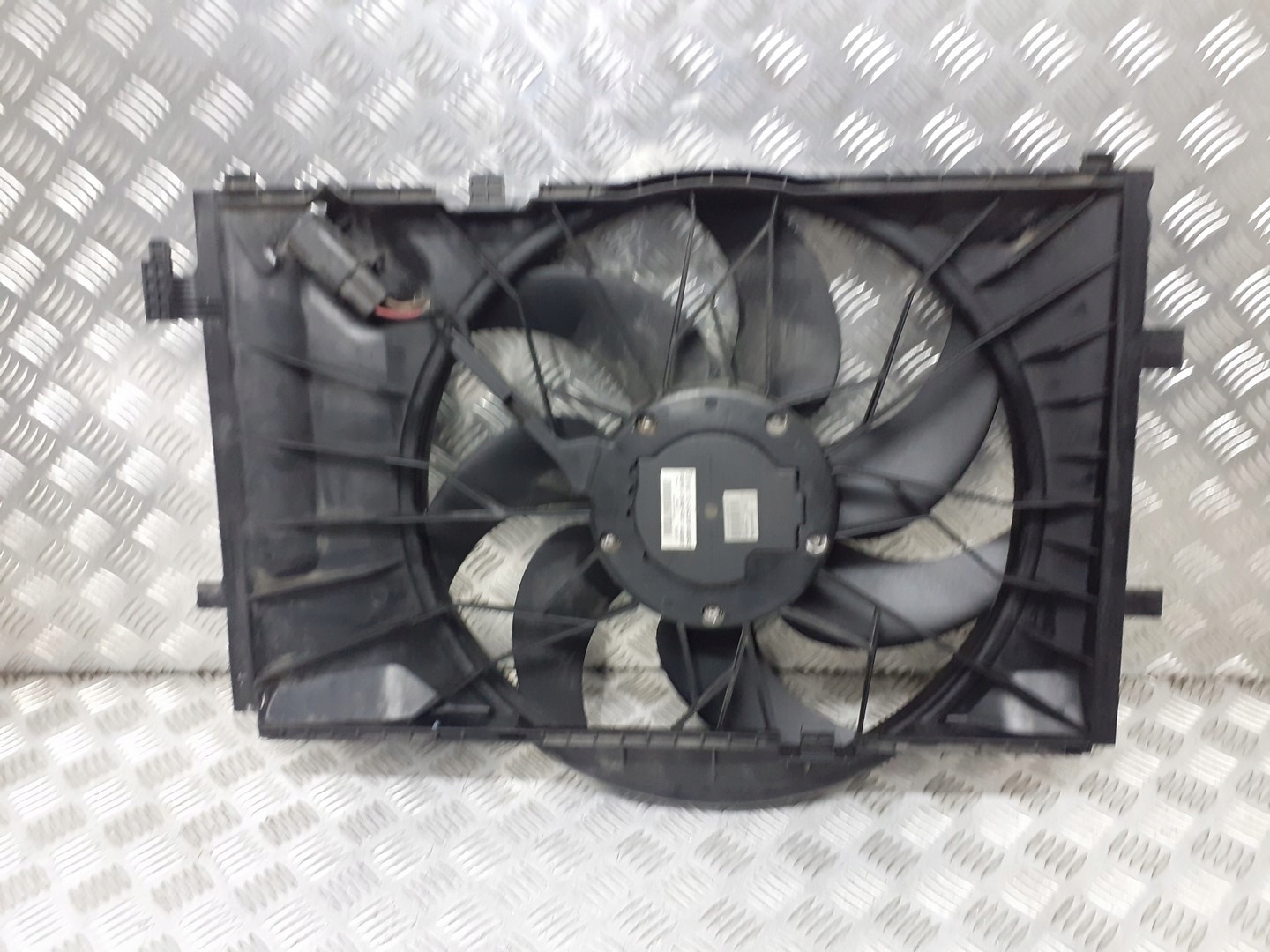 A2035001693 - Вентилятор радіатора MERCEDES CLK W209 1.8