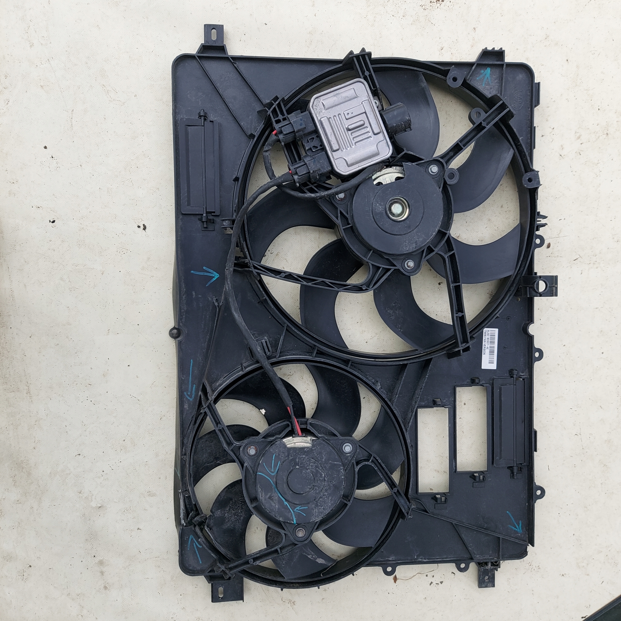 5YY0456 - Вентилятор радіатора Range Rover EVOQUE L538 11-